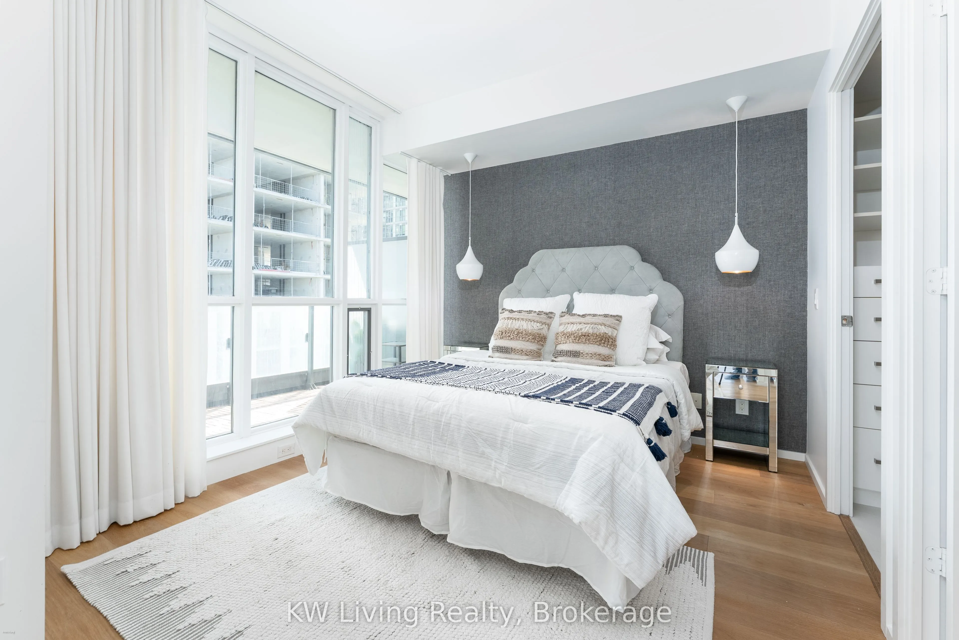 8 Charlotte Street, #2103