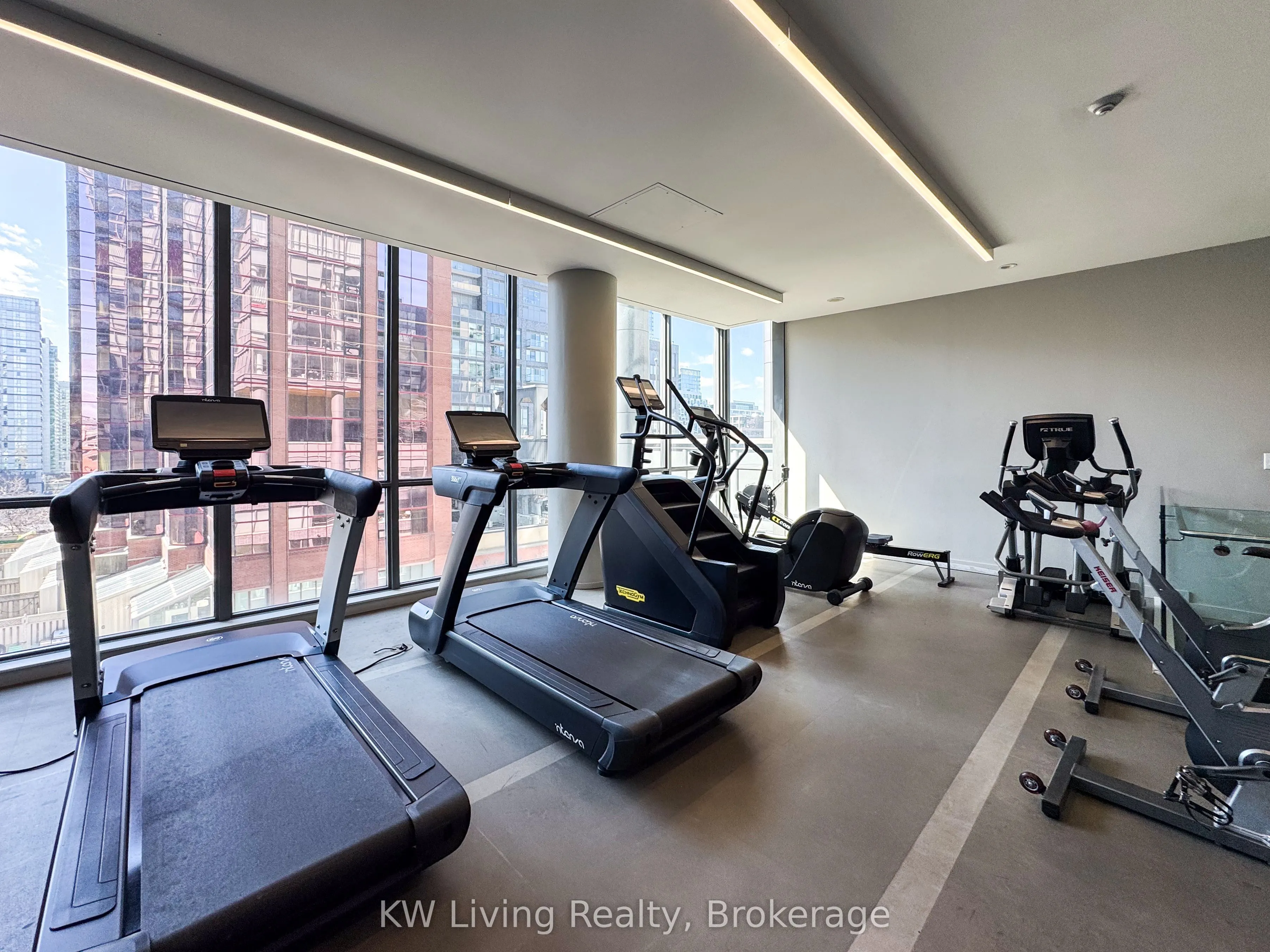 8 Charlotte Street, #2103