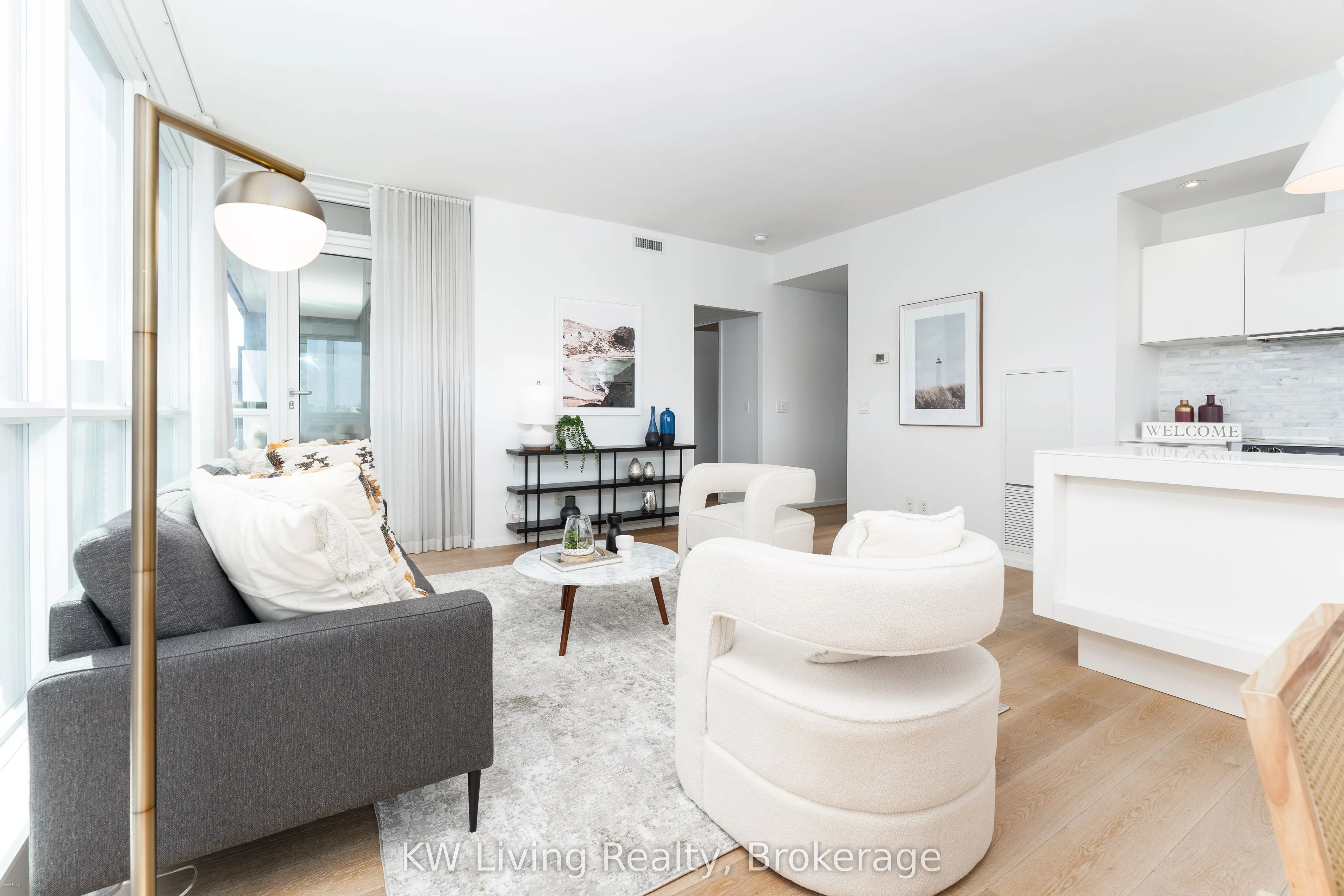 8 Charlotte Street, #2103