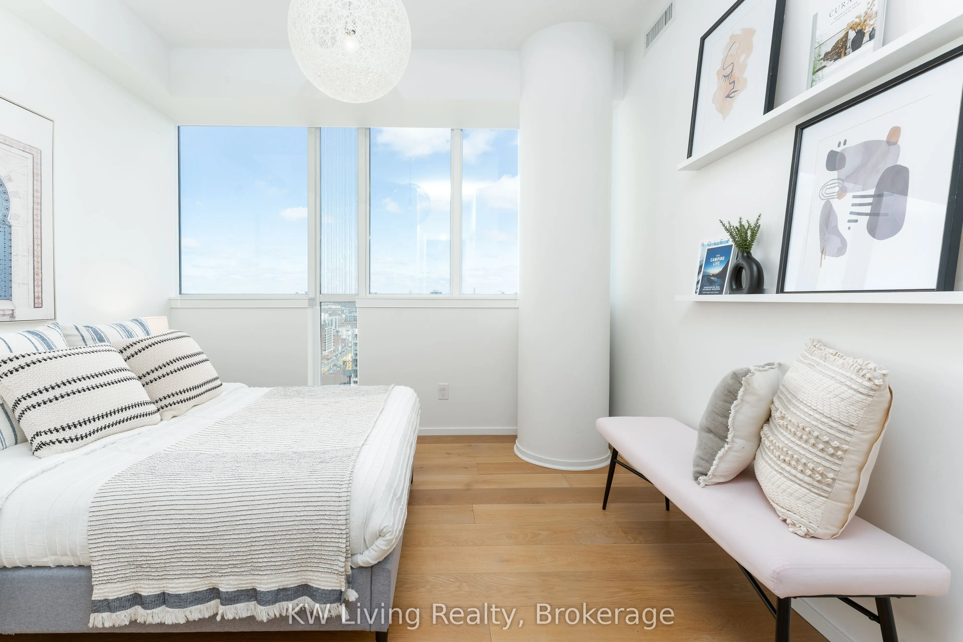 8 Charlotte Street, #2103