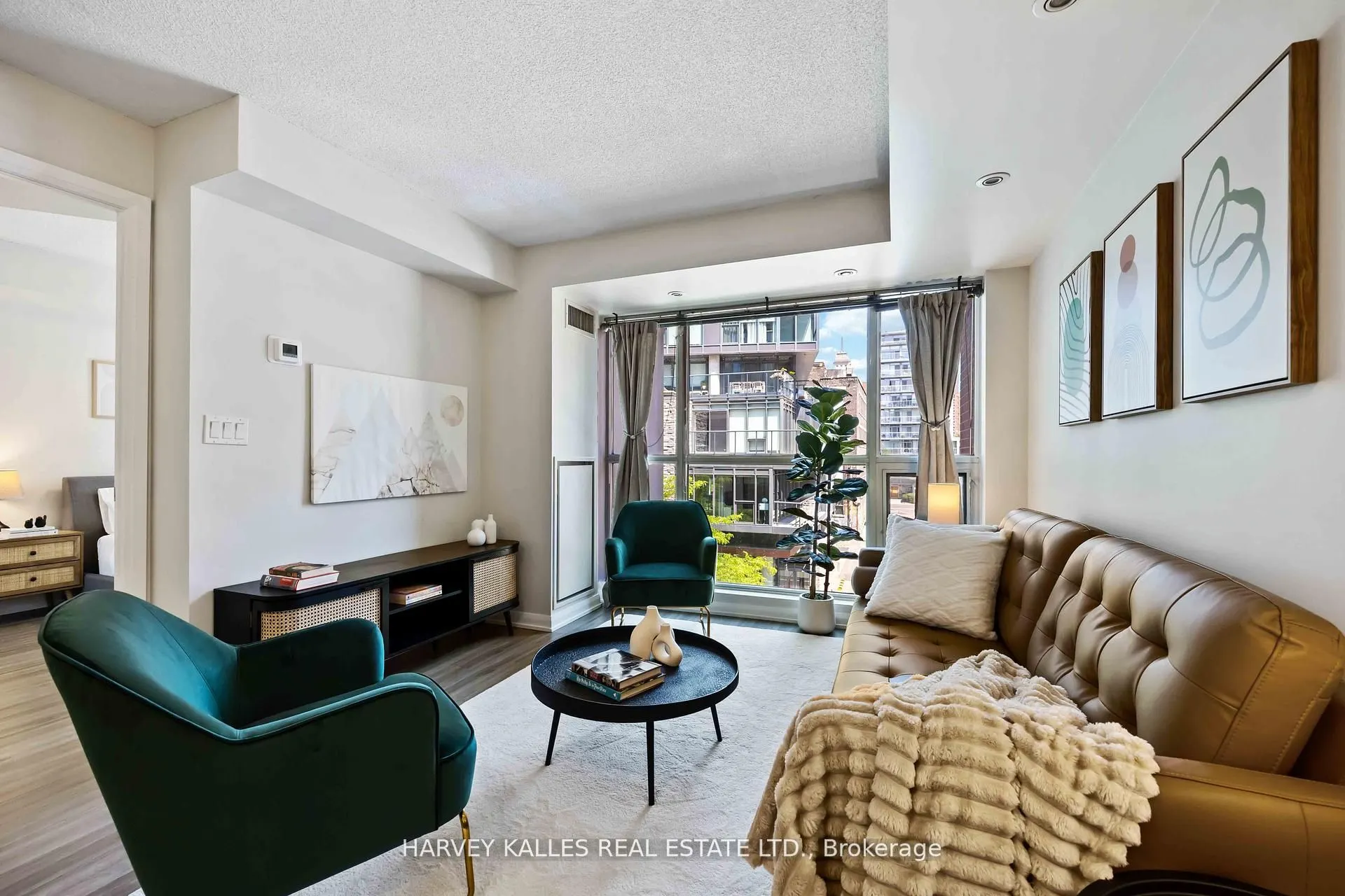 18 Beverley Street, #416