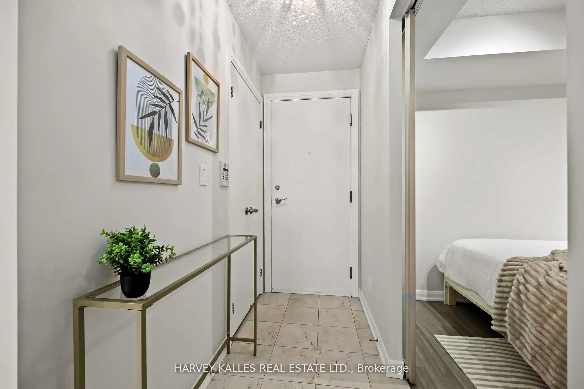 18 Beverley Street, #416