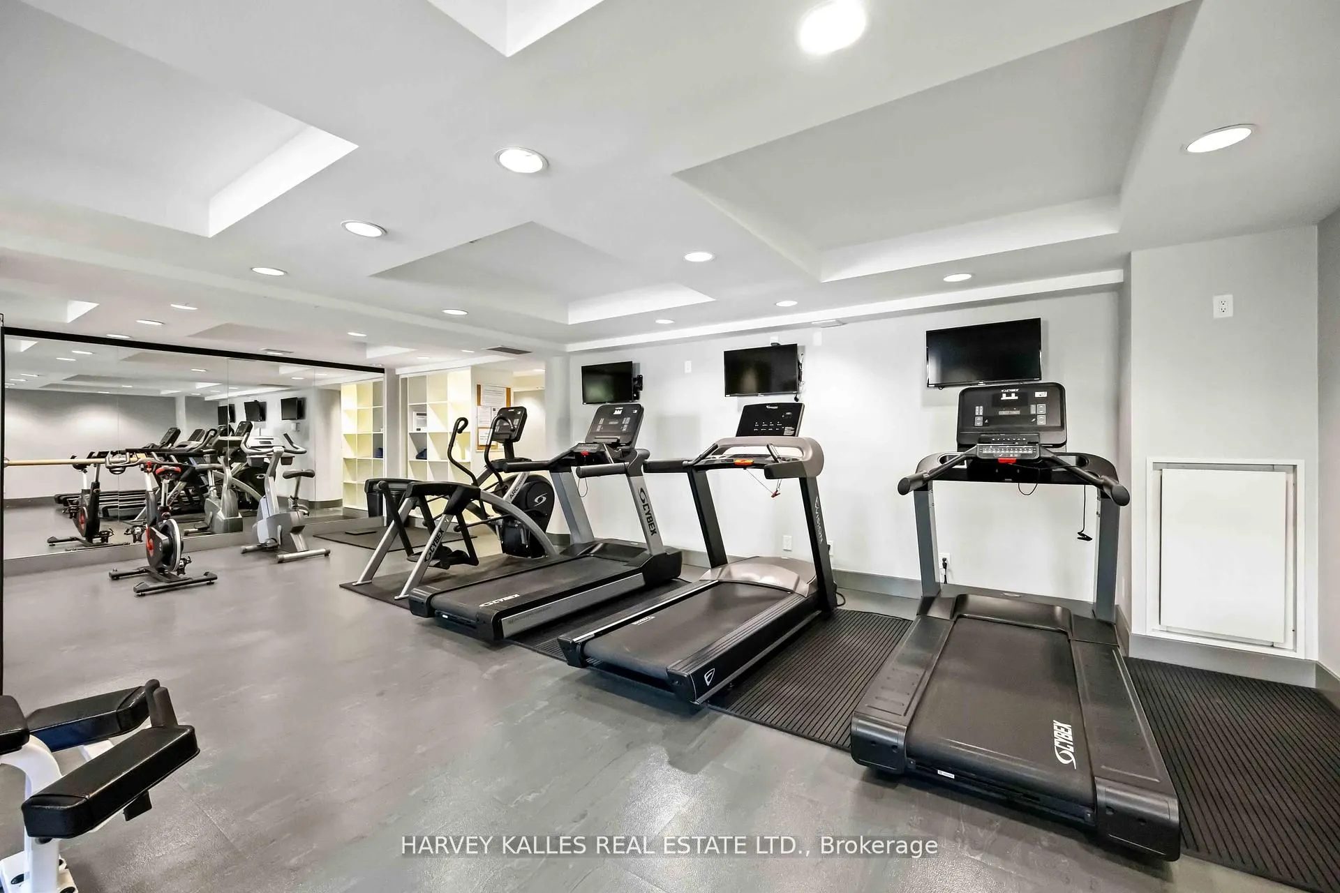 18 Beverley Street, #416