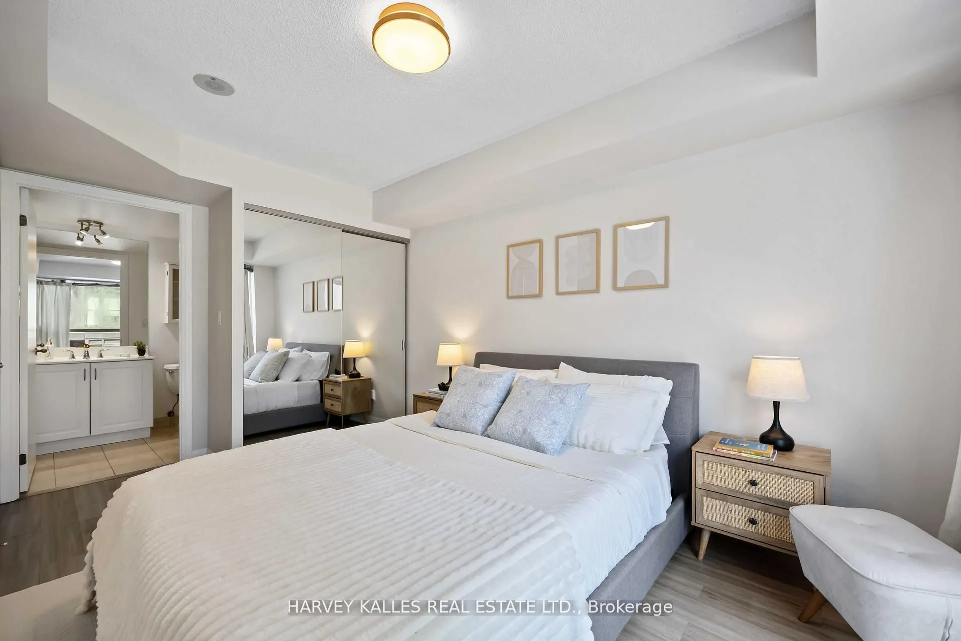 18 Beverley Street, #416