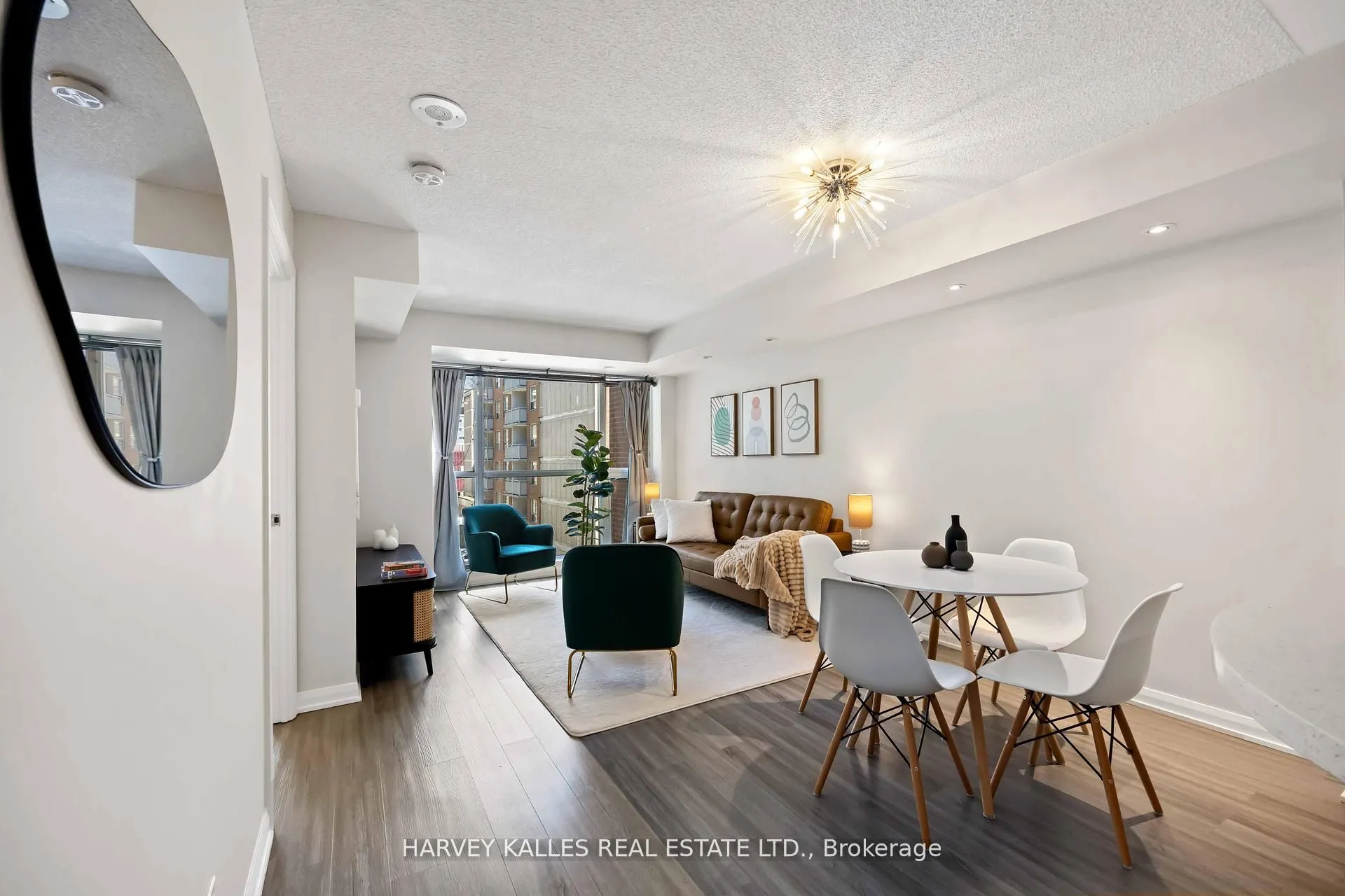 18 Beverley Street, #416