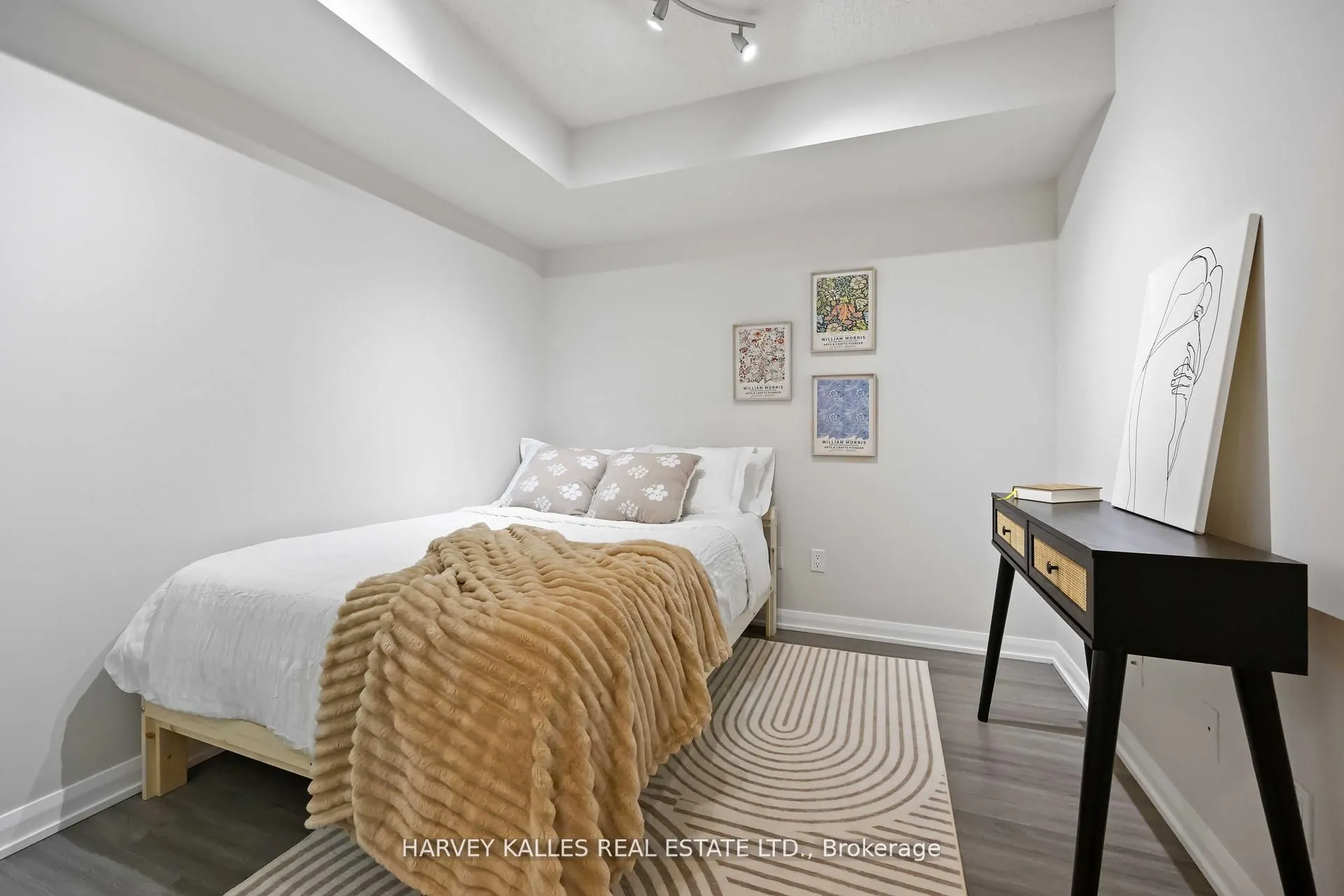 18 Beverley Street, #416
