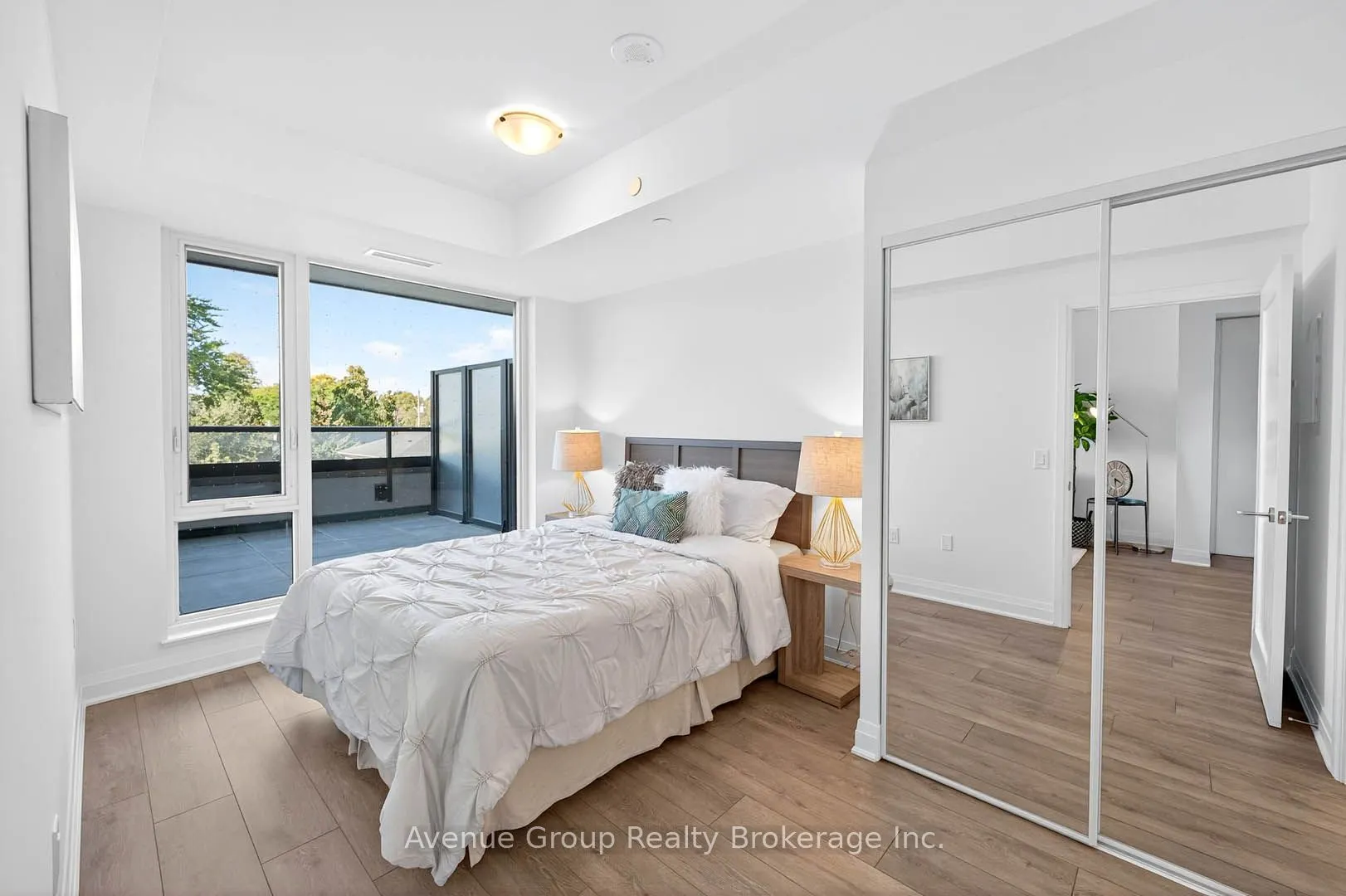 700 Sheppard Avenue W, #211