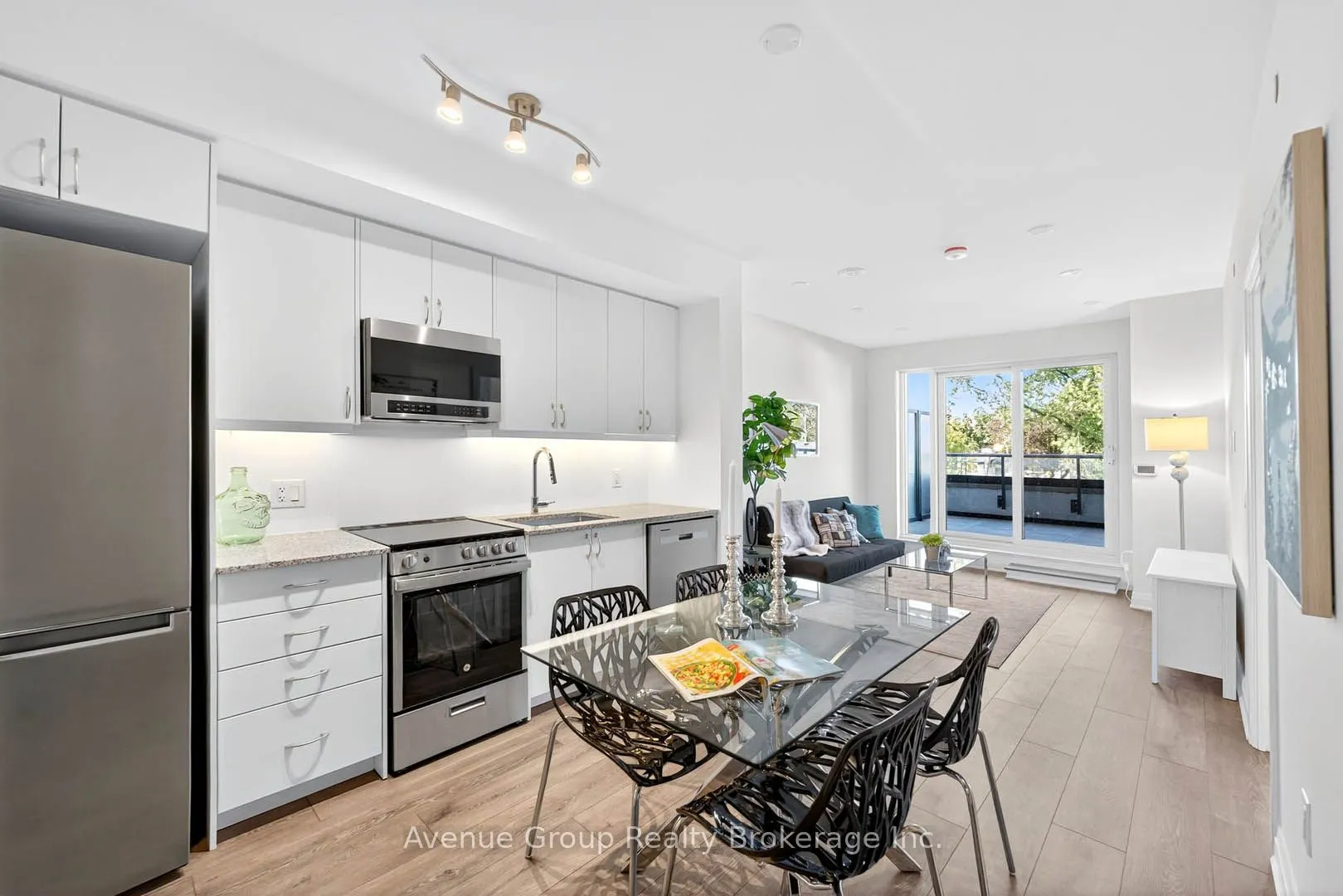 700 Sheppard Avenue W, #211