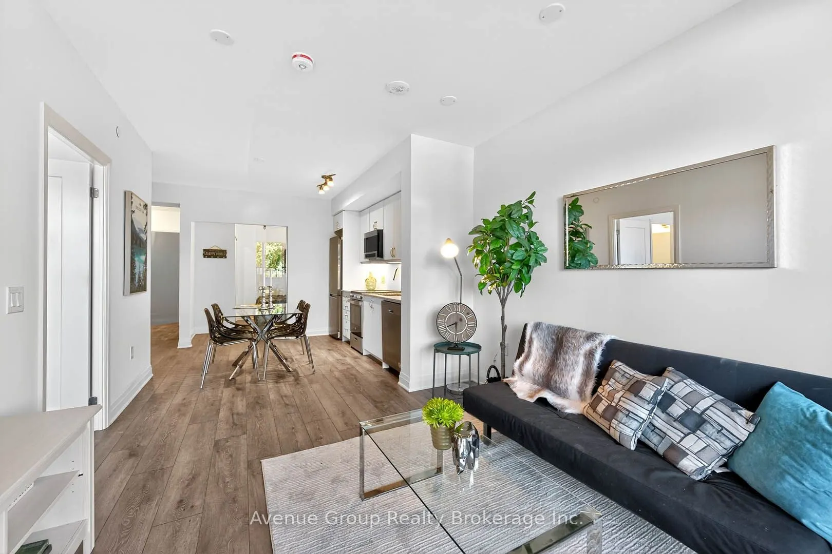 700 Sheppard Avenue W, #211