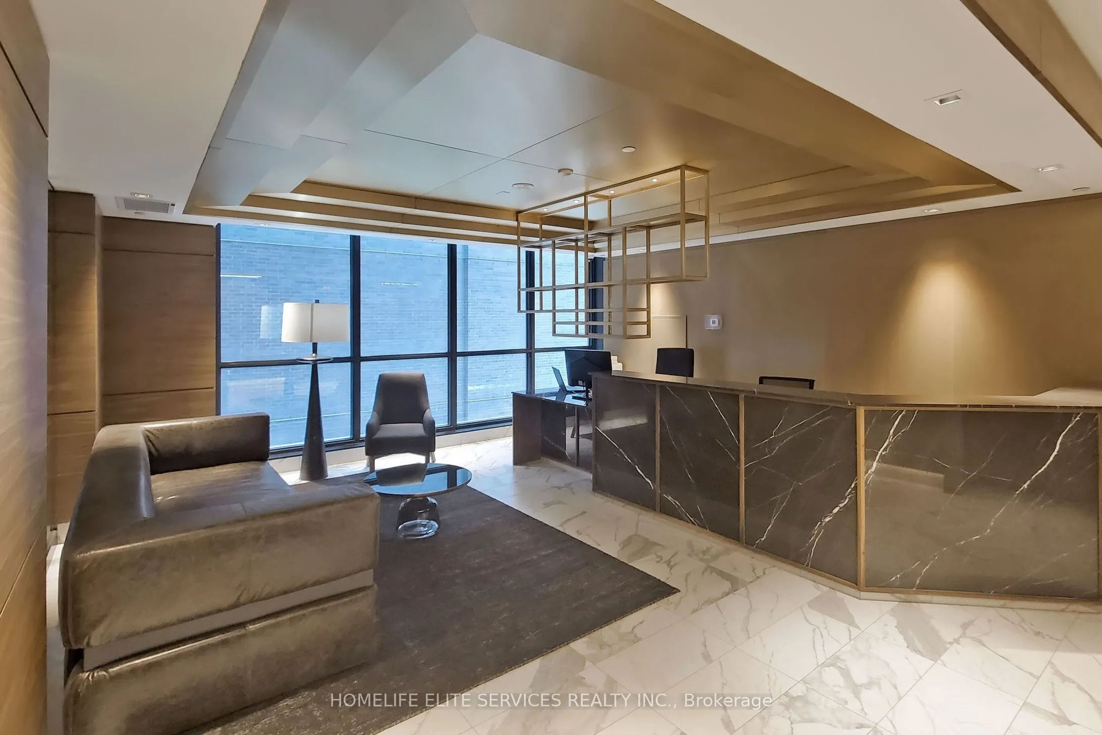 327 King Street W, #703