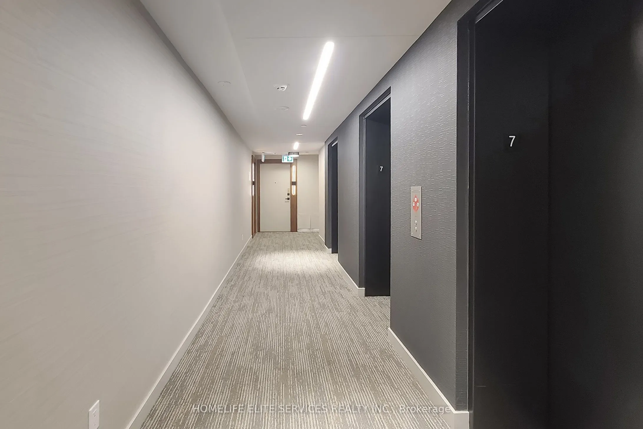 327 King Street W, #703