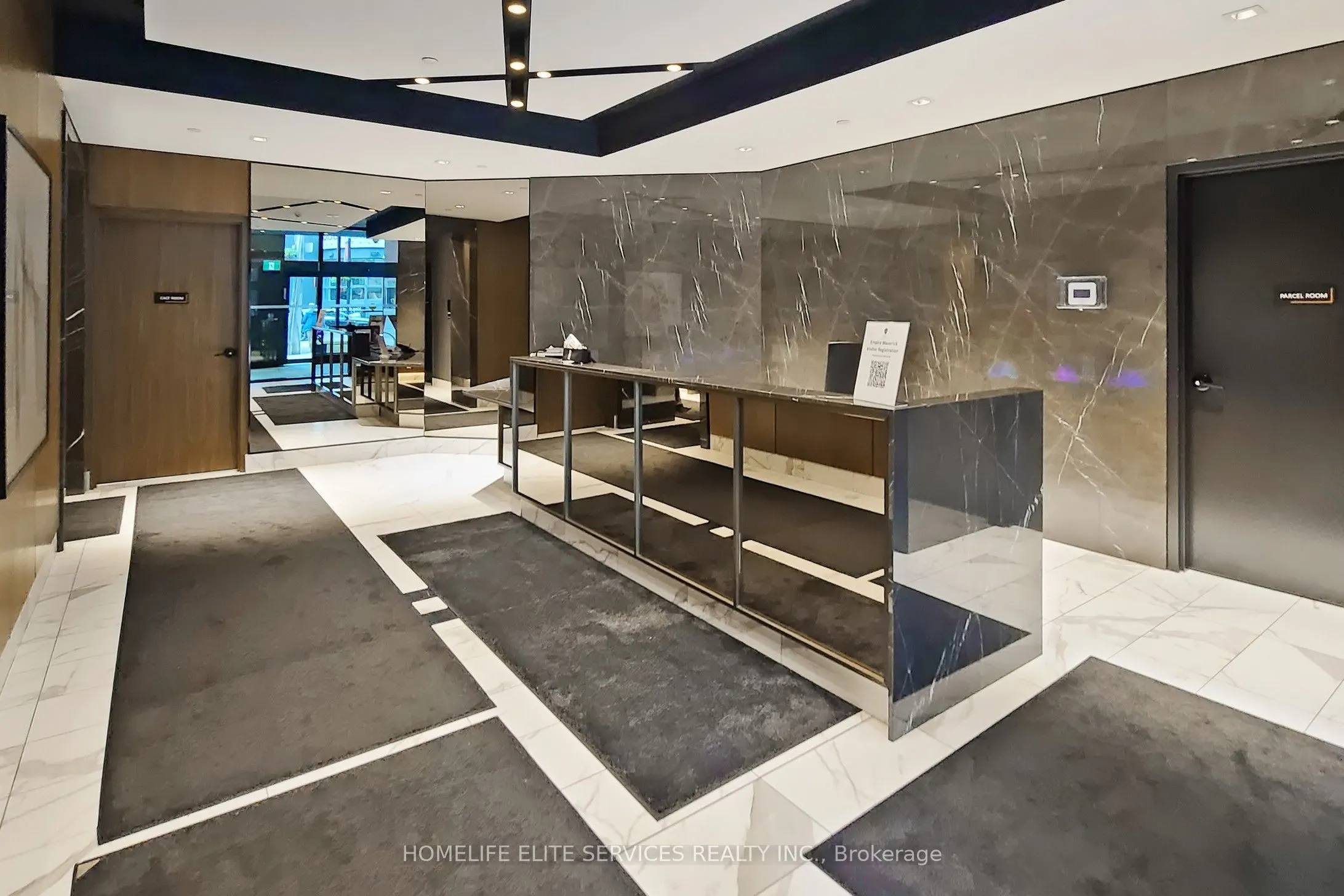 327 King Street W, #703