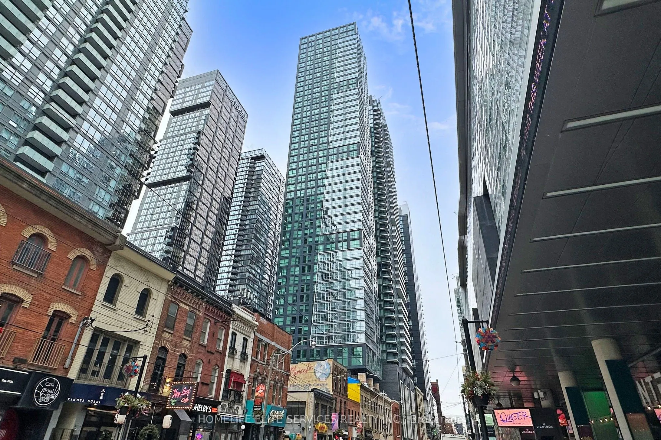 327 King Street W, #703
