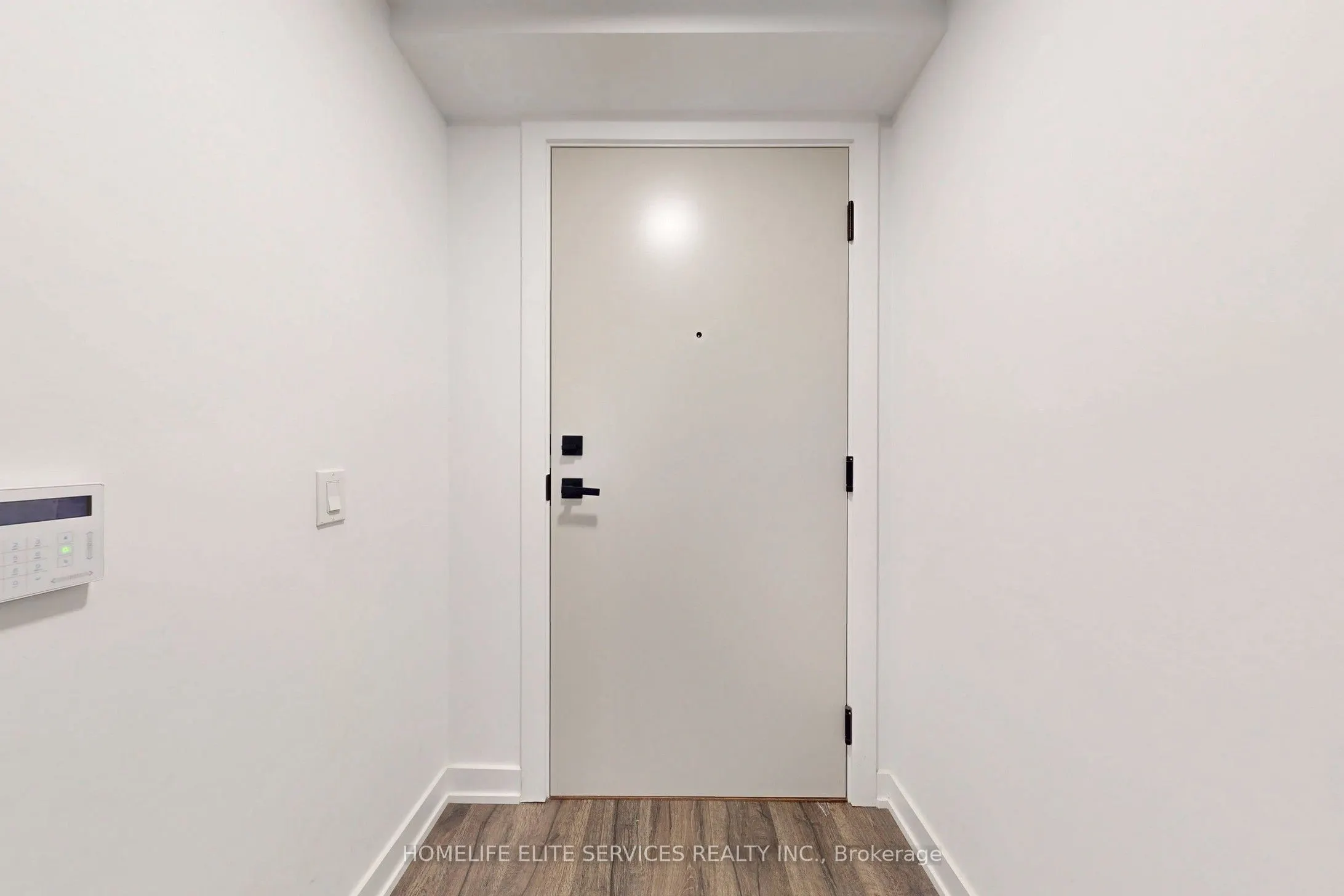 327 King Street W, #703
