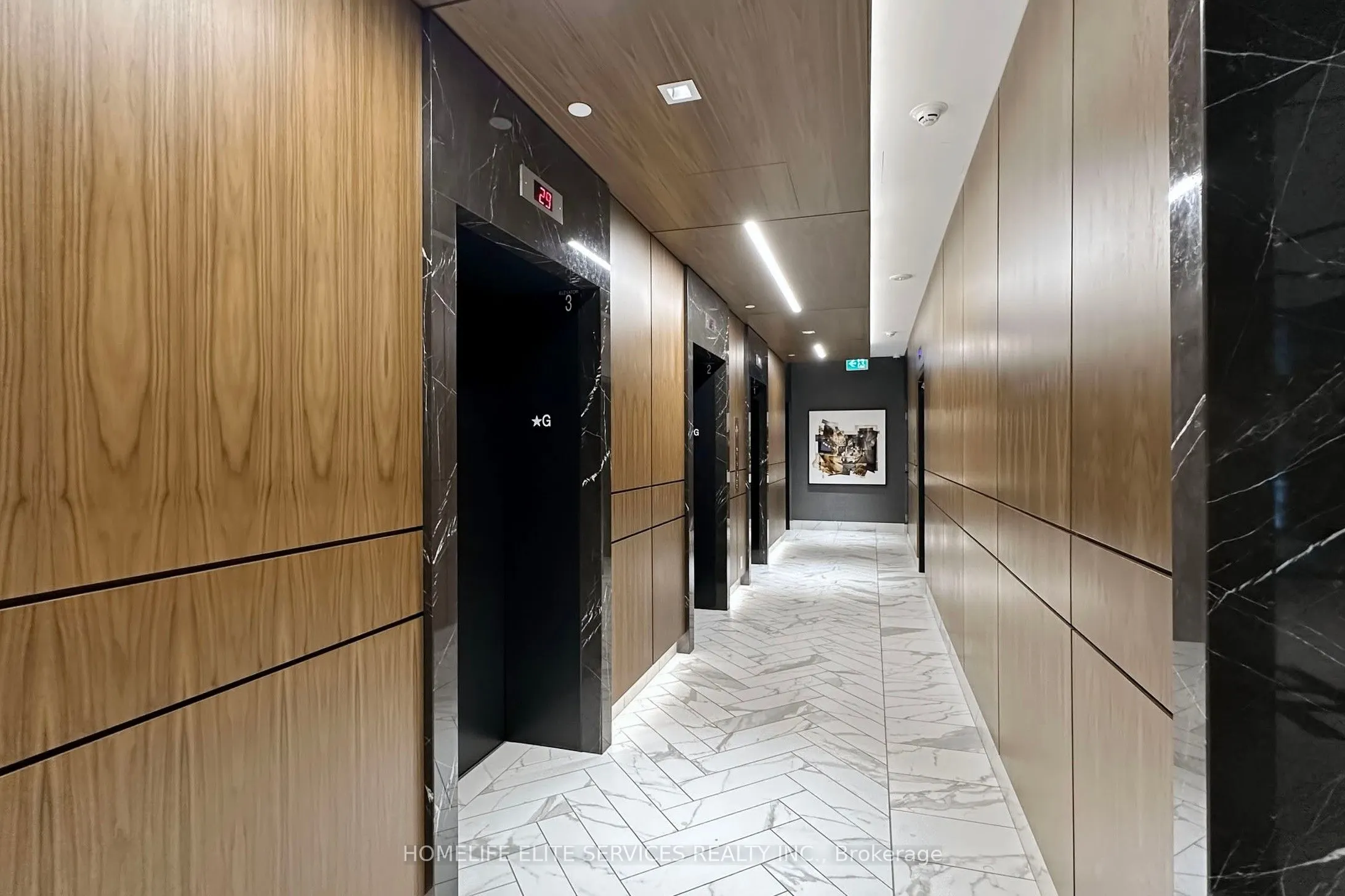 327 King Street W, #703
