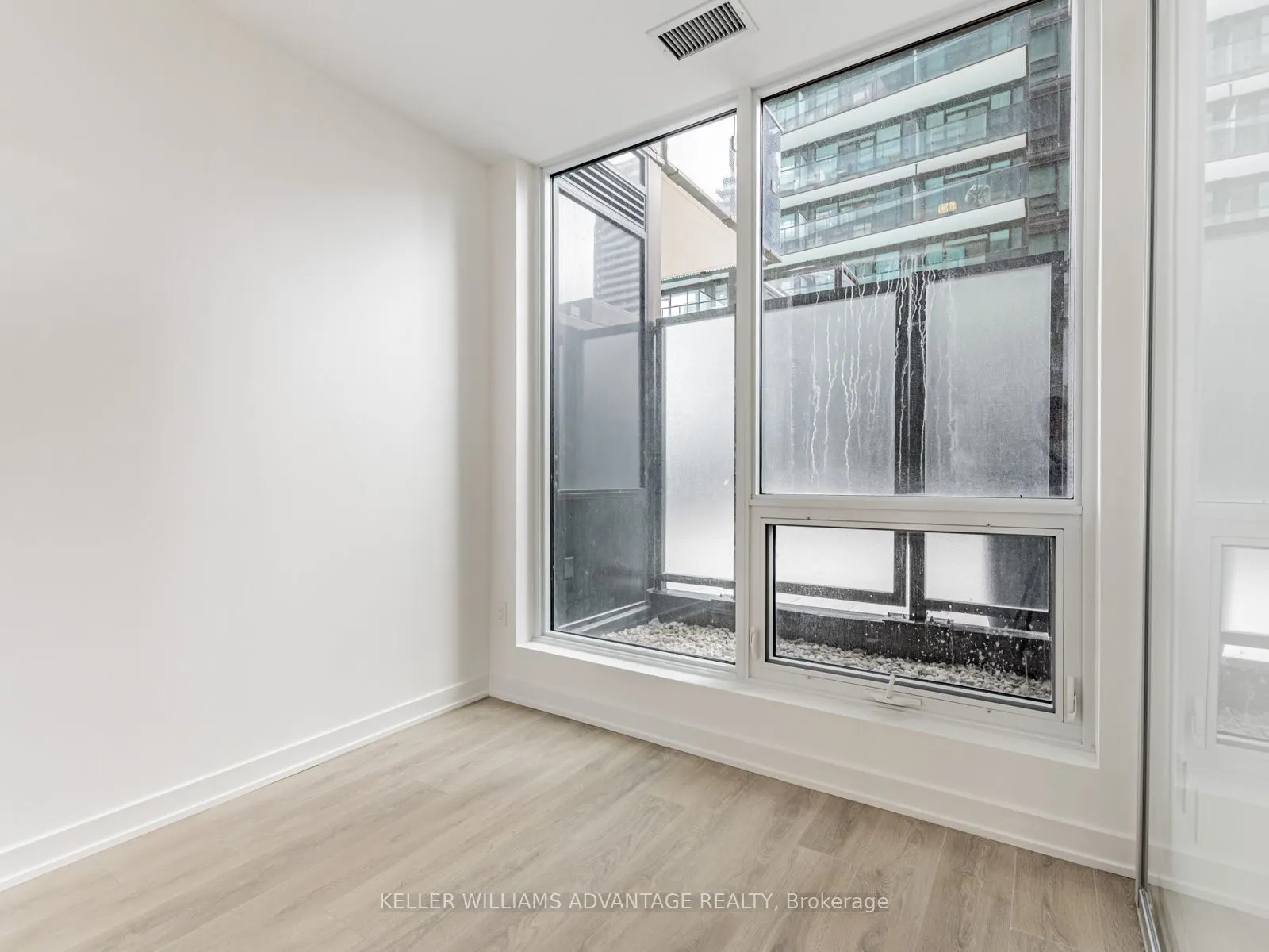 117 Broadway Avenue, #901