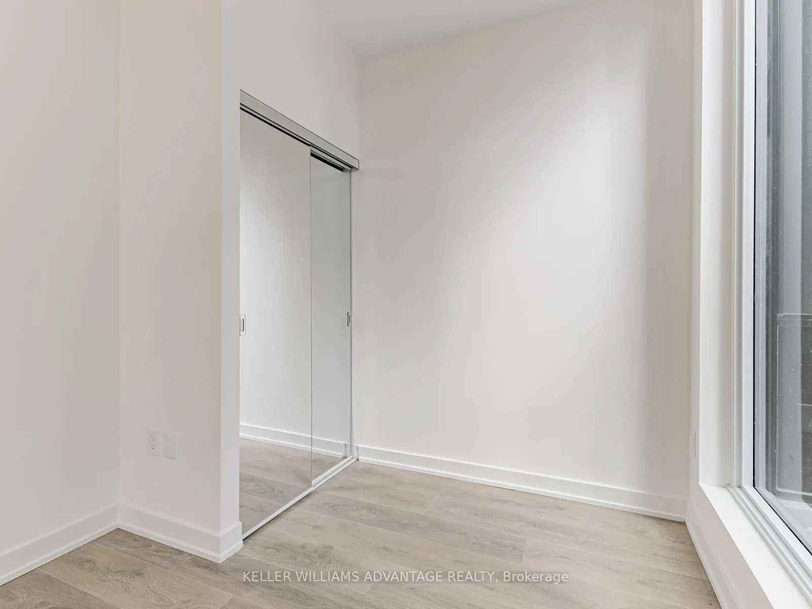 117 Broadway Avenue, #901