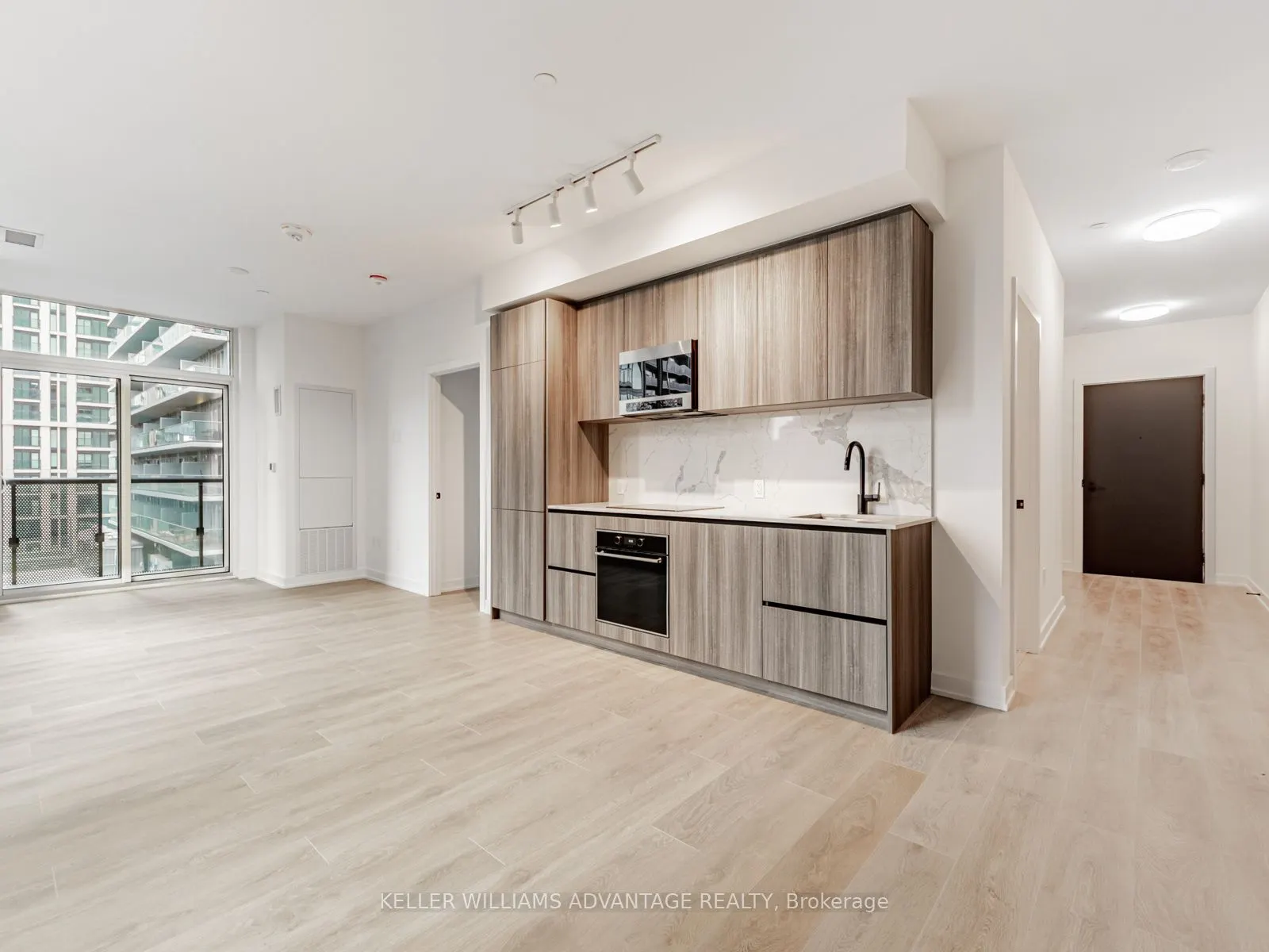 117 Broadway Avenue, #901