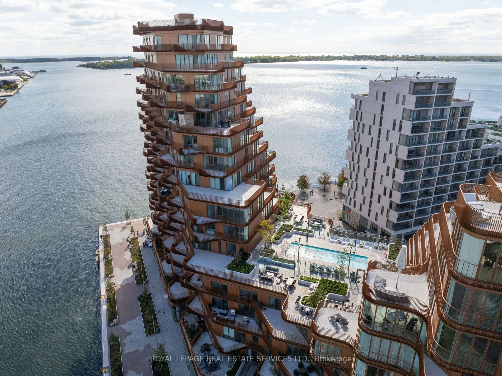 155 Merchants' Wharf, #912