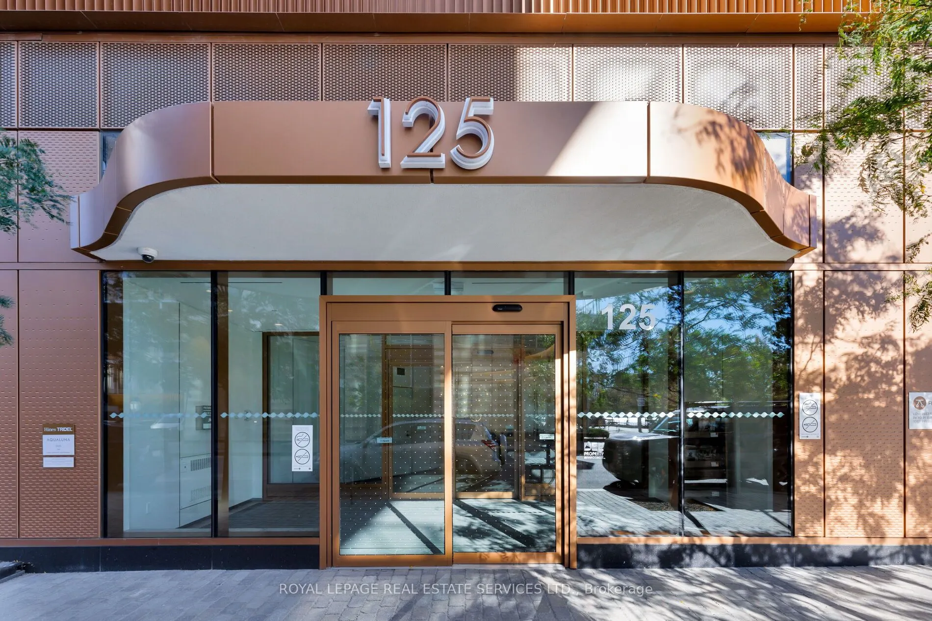 155 Merchants' Wharf, #912
