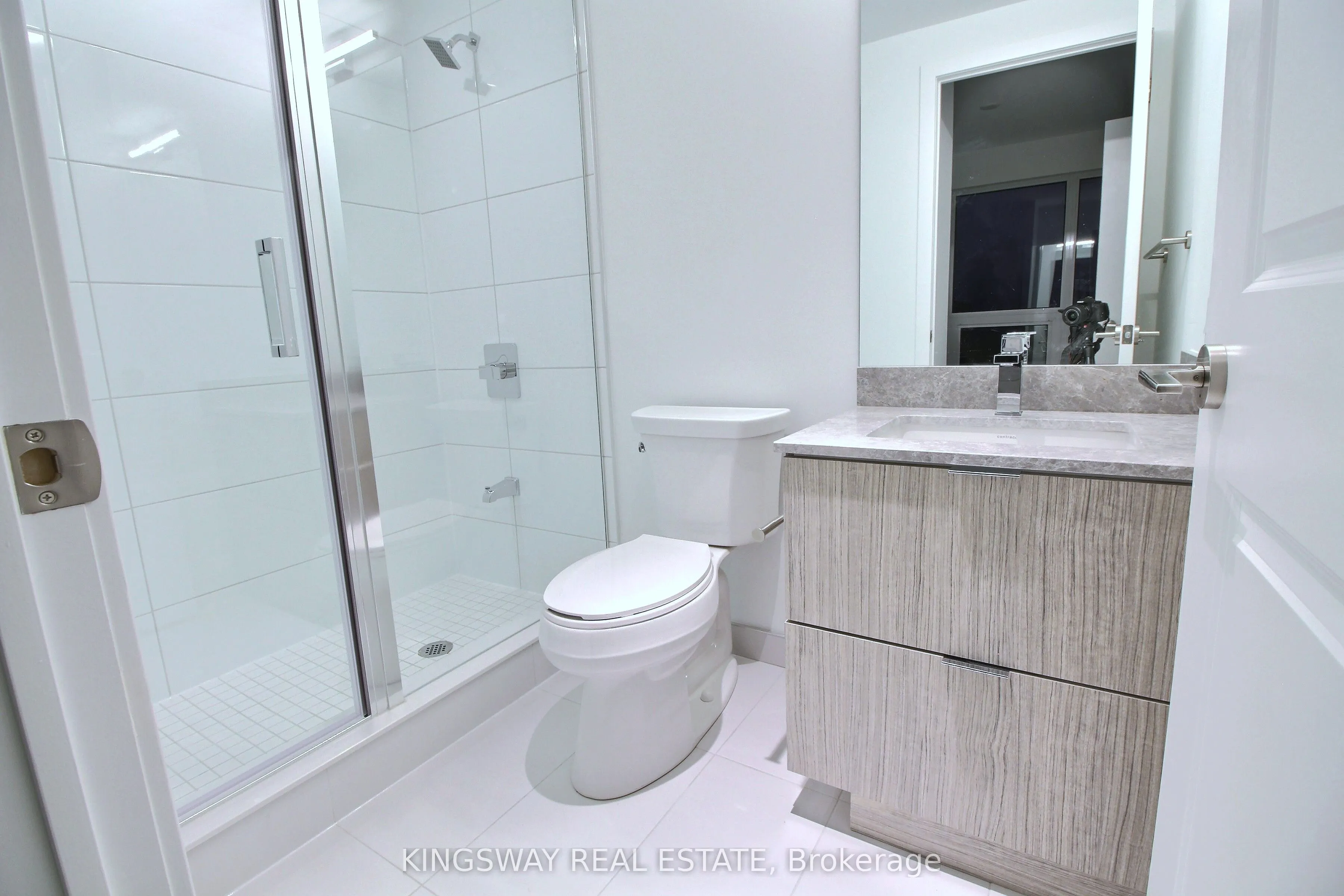 395 Bloor Street E, #1605