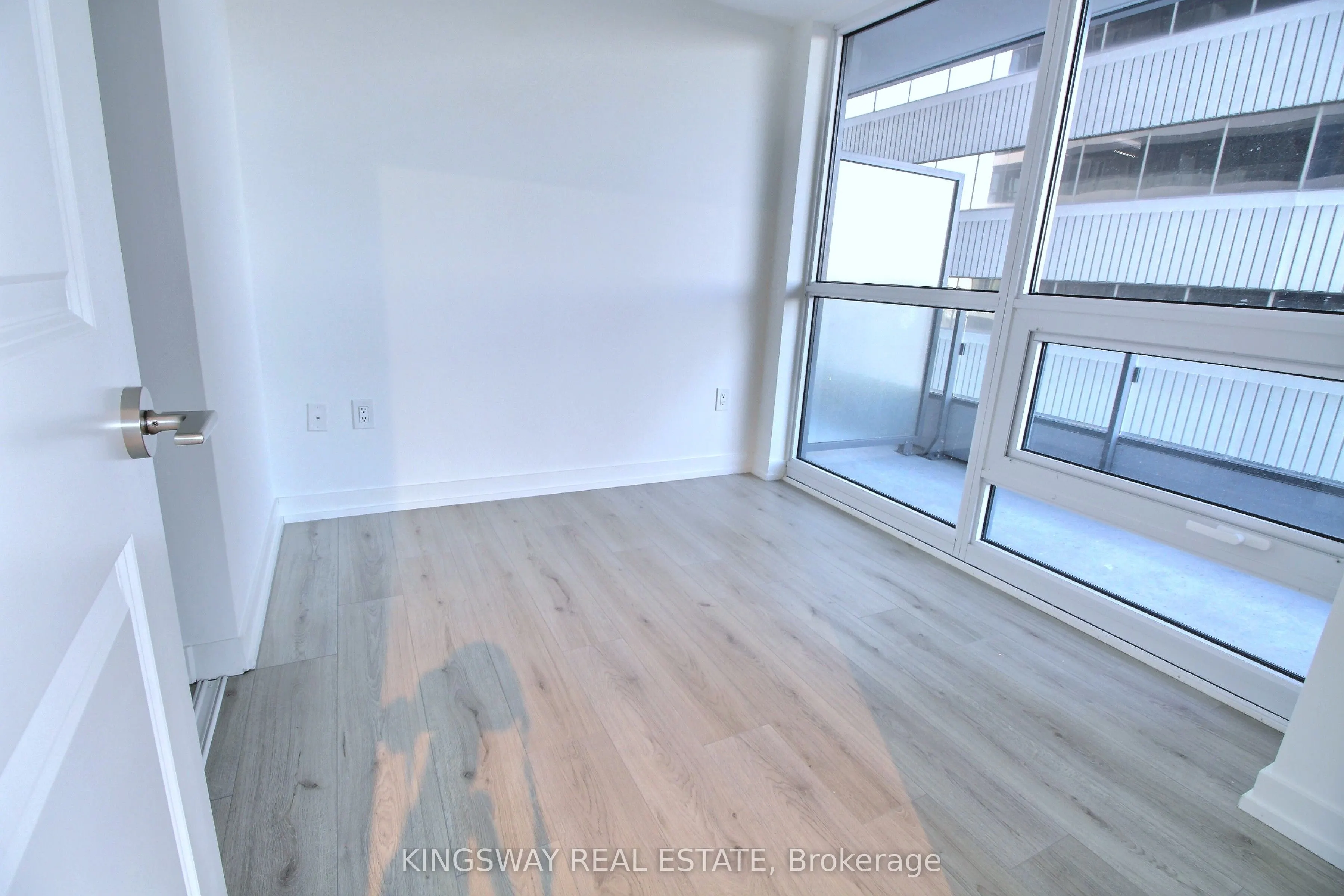 395 Bloor Street E, #1605