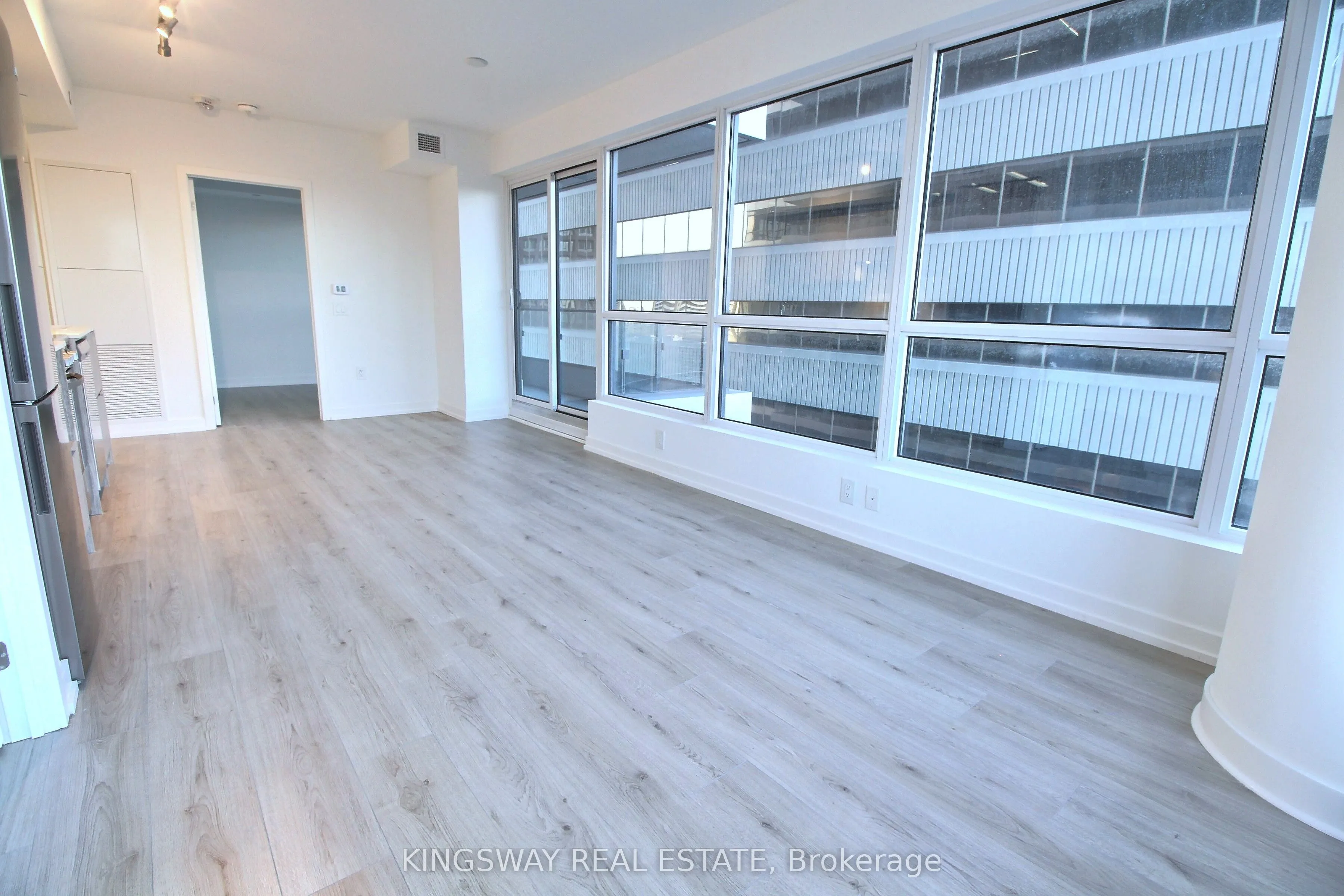 395 Bloor Street E, #1505