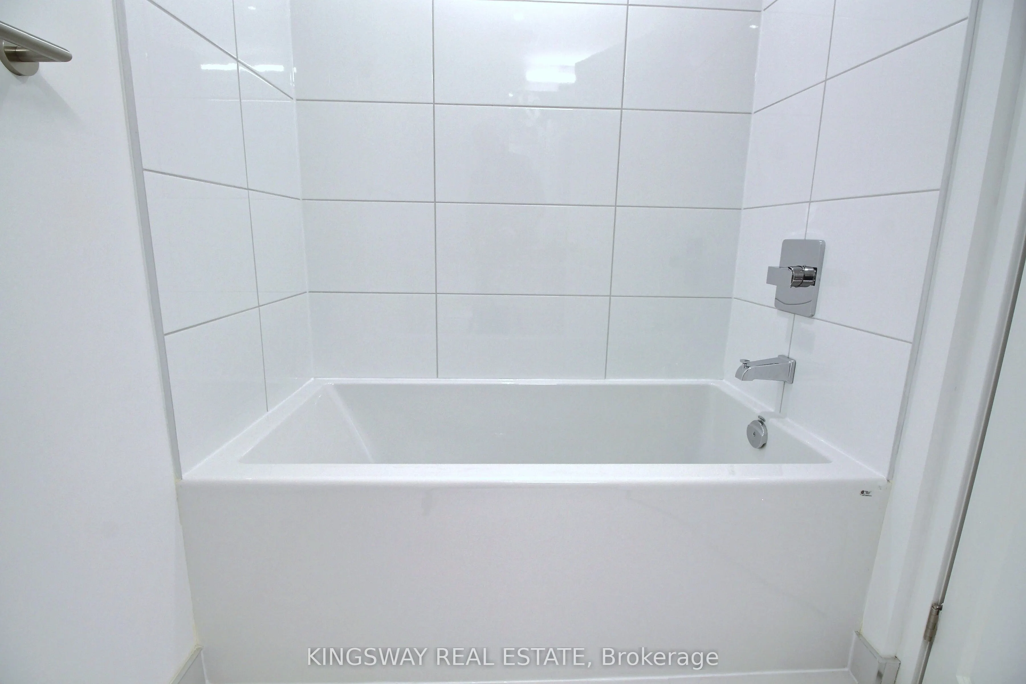 395 Bloor Street E, #1505