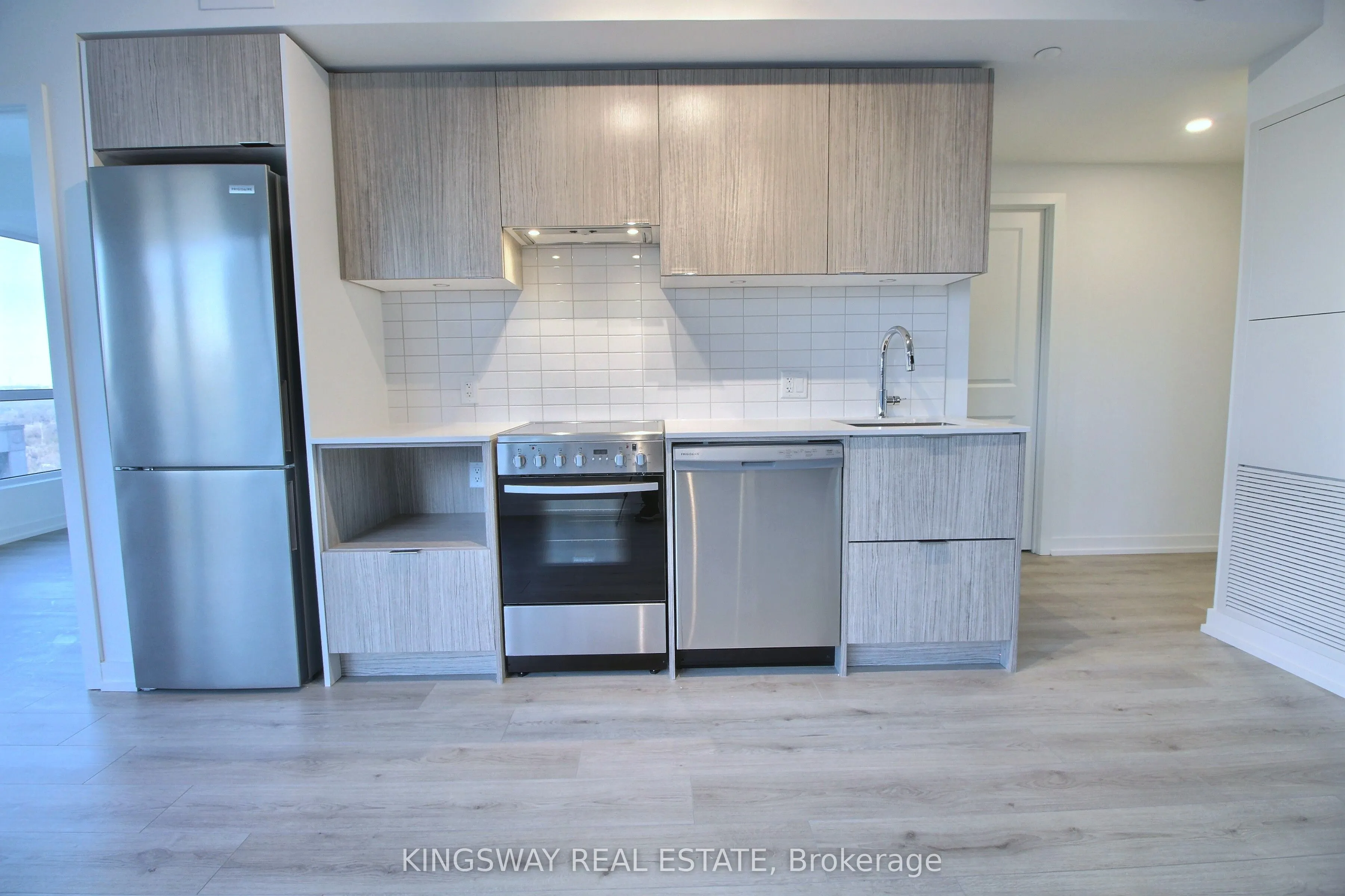 395 Bloor Street E, #1505