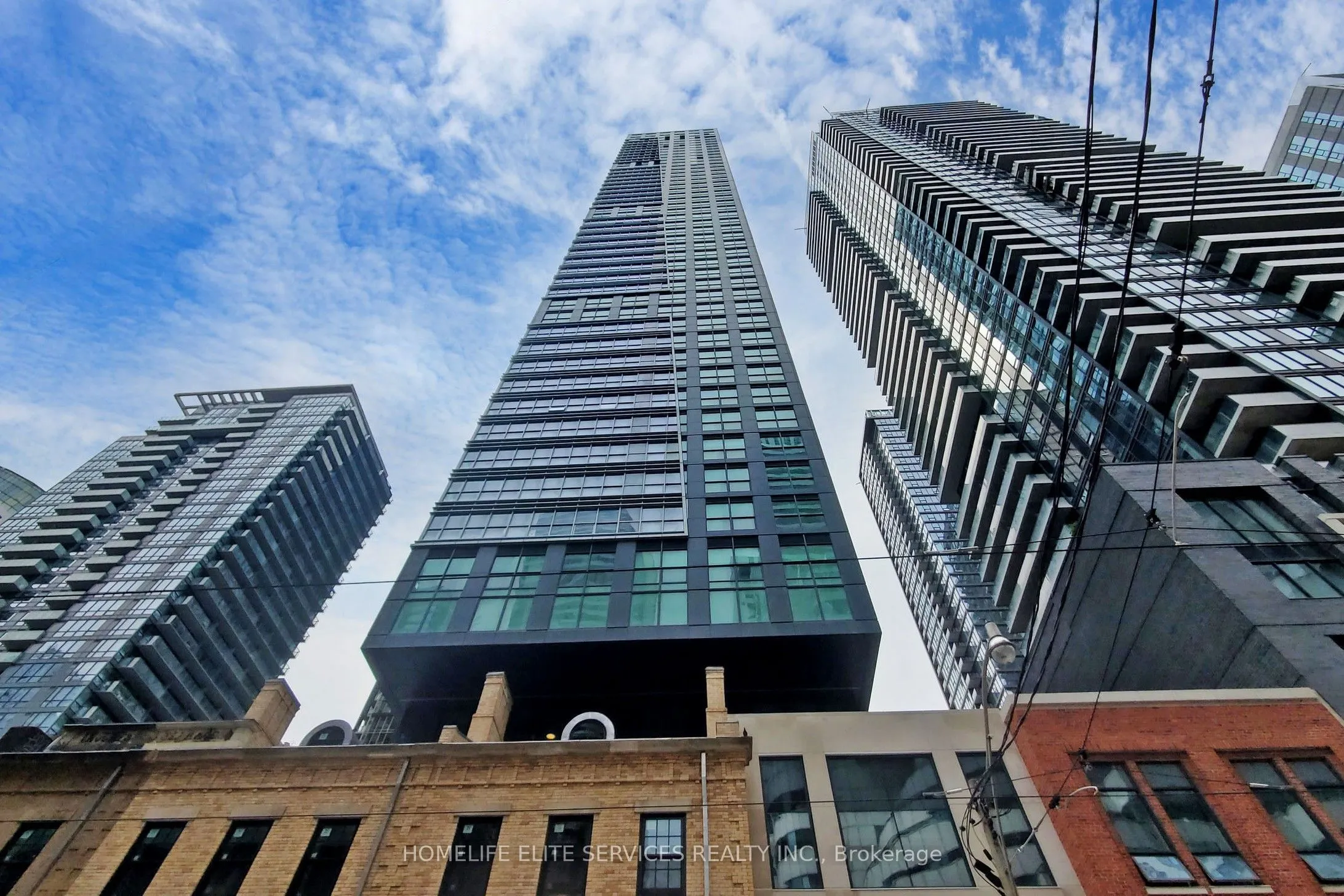 327 King Street W, #2302