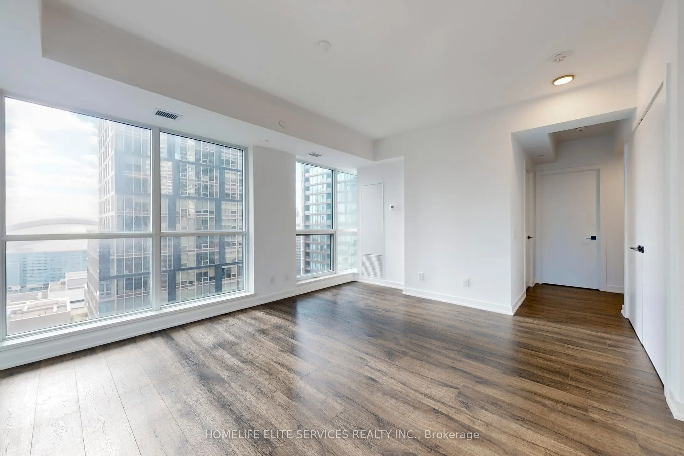 327 King Street W, #2302