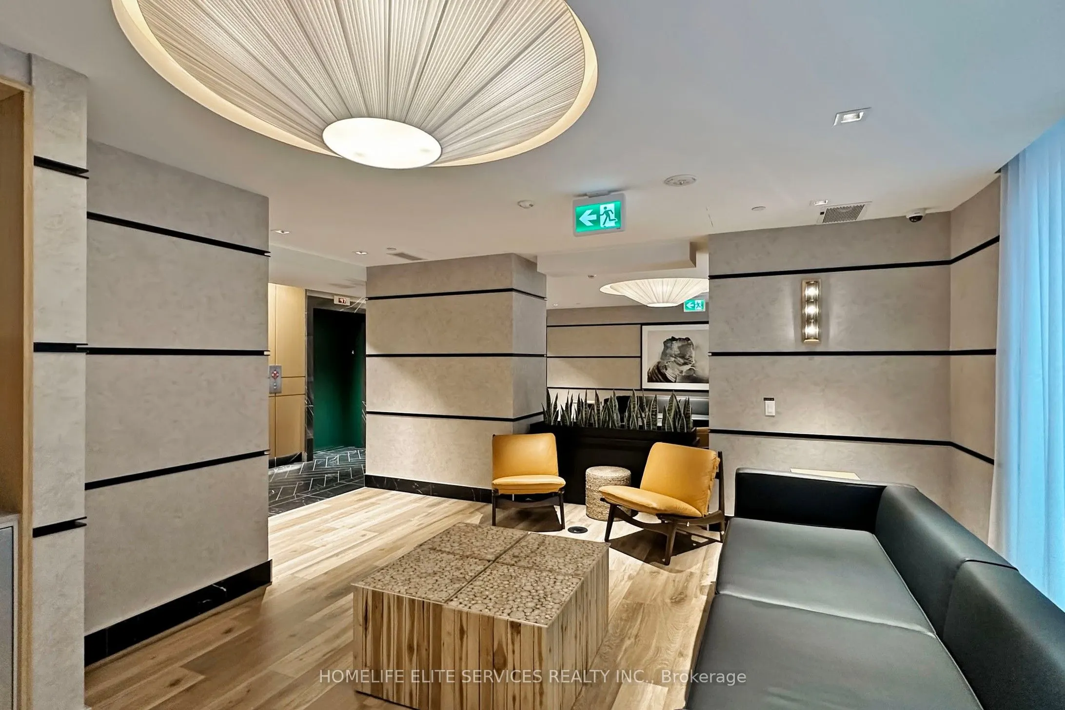 327 King Street W, #2302