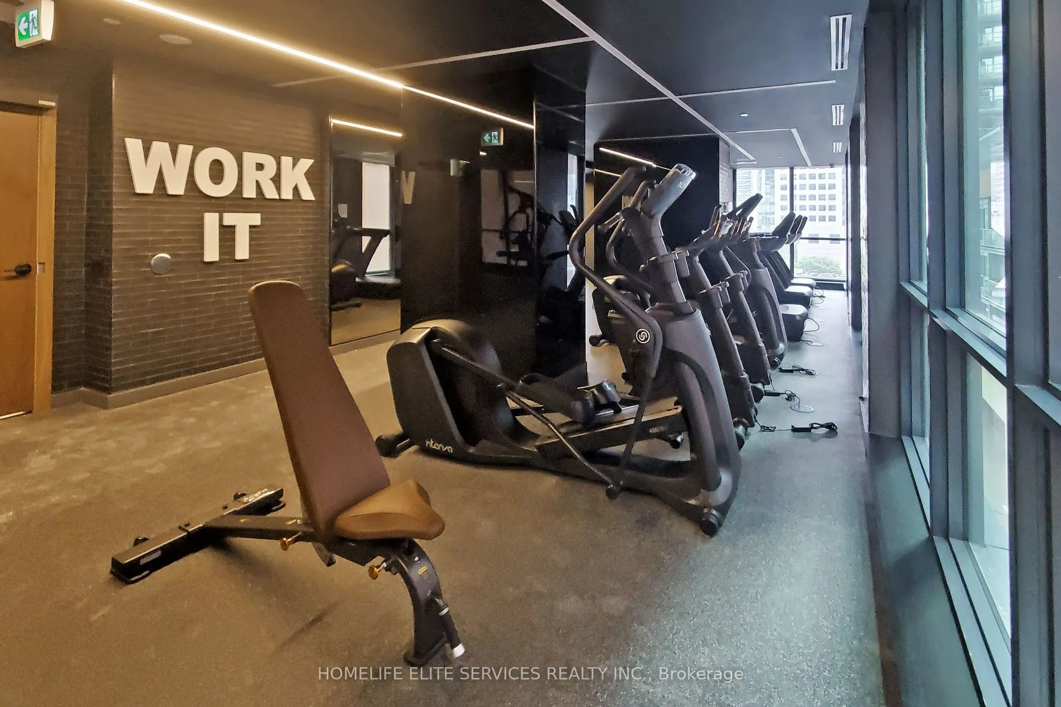 327 King Street W, #2302
