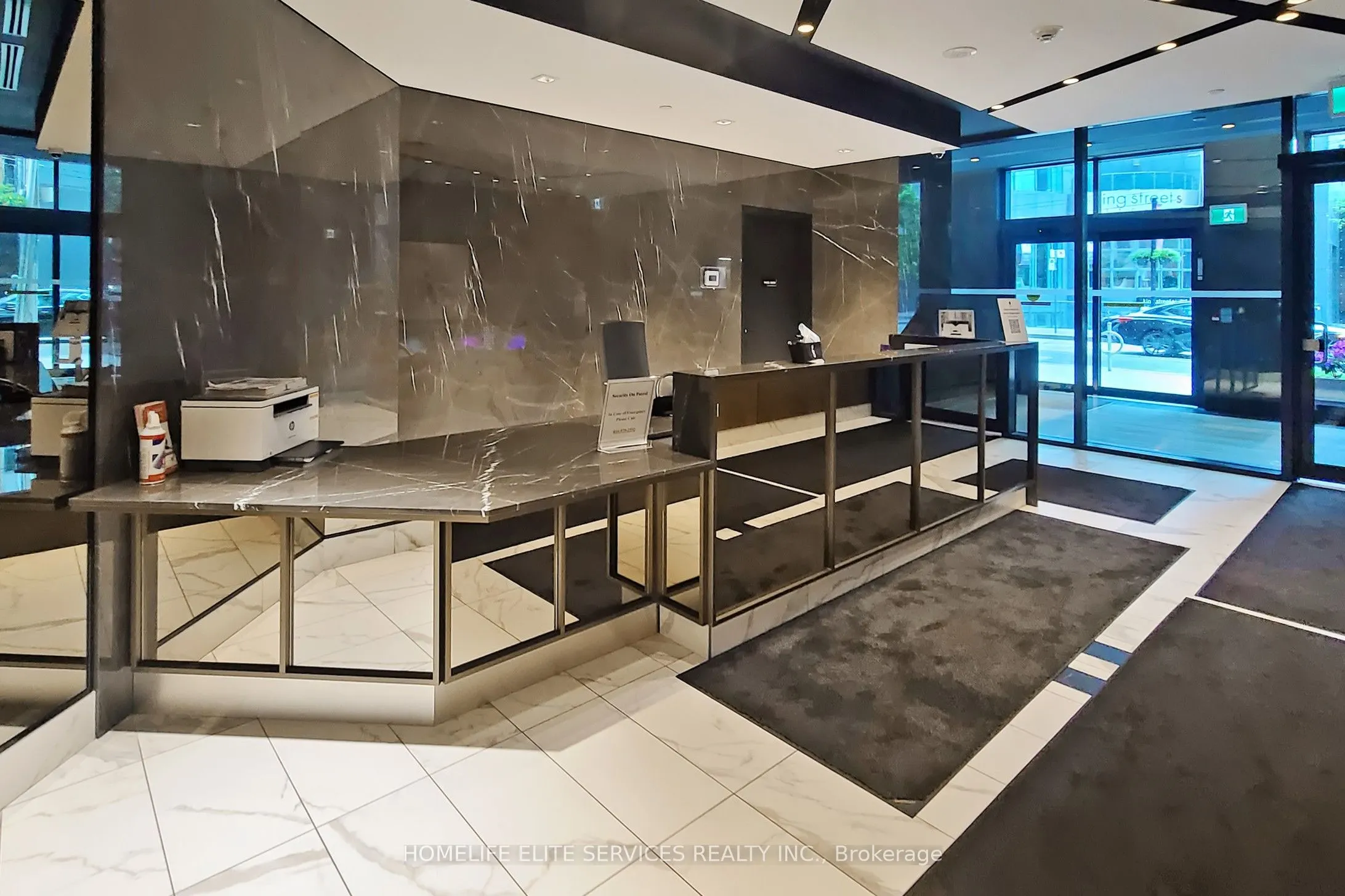 327 King Street W, #2302