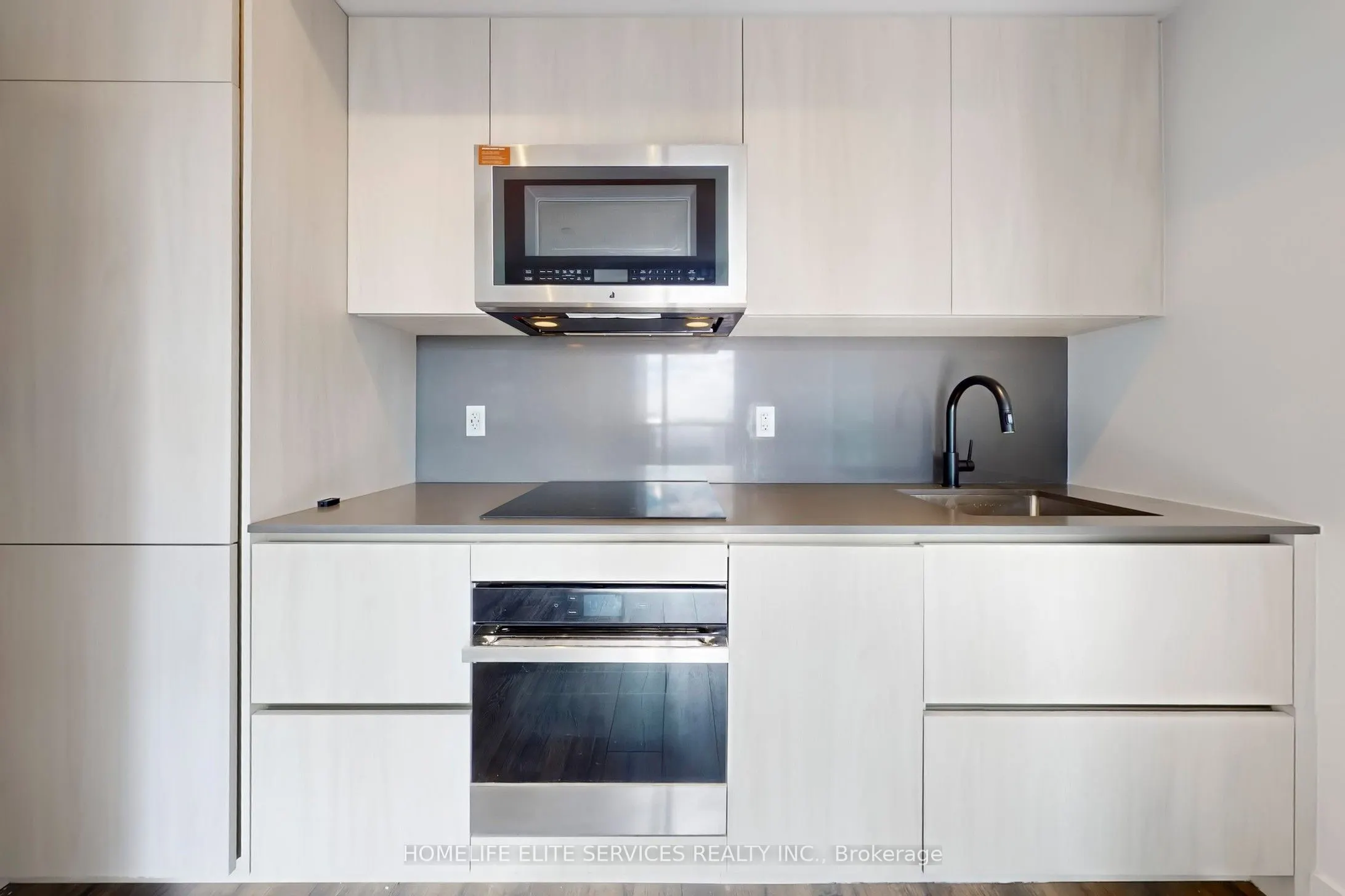 327 King Street W, #2302
