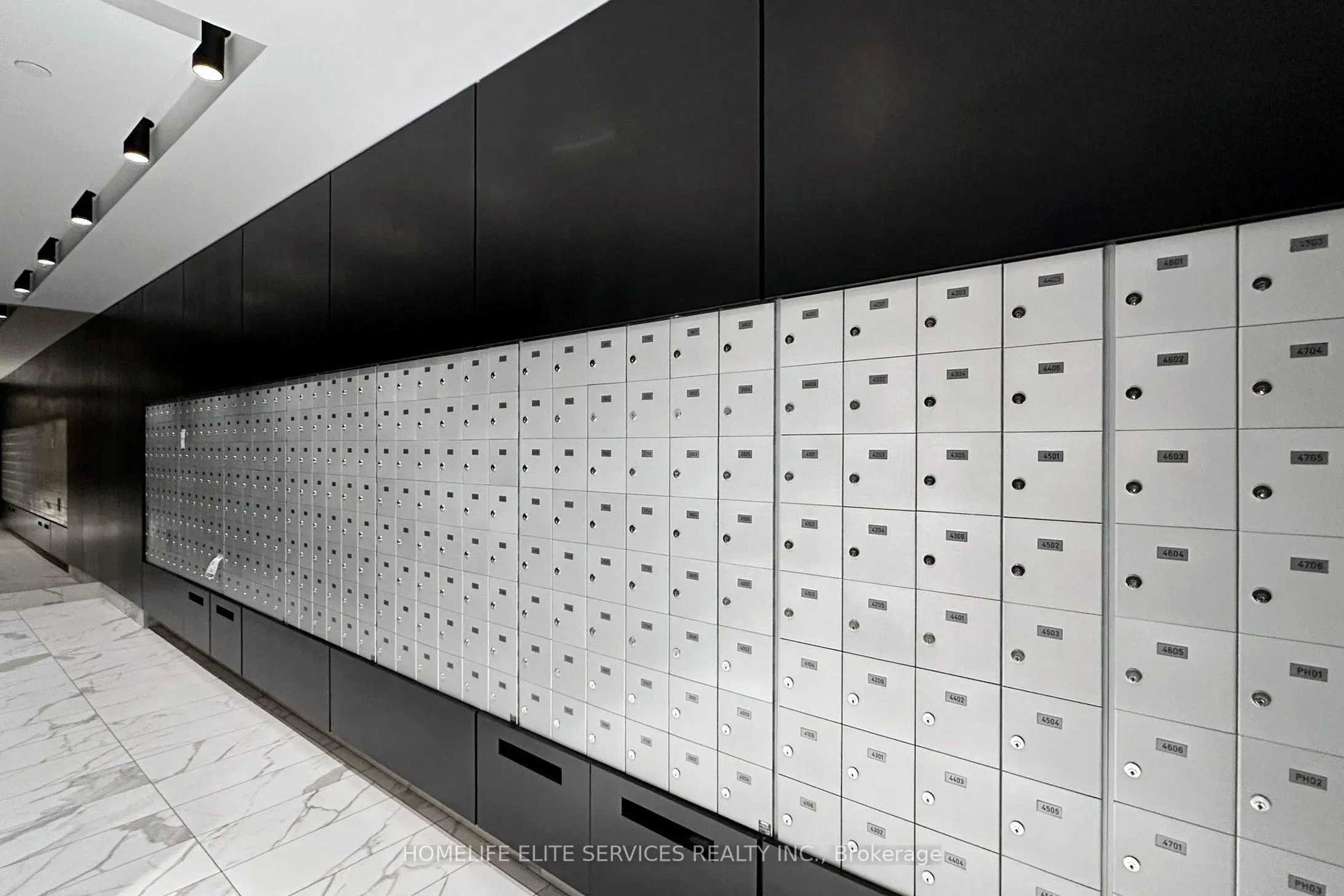 327 King Street W, #2302