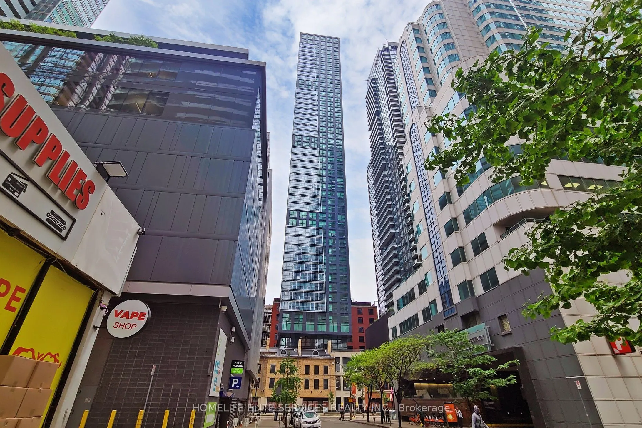 327 King Street W, #2302
