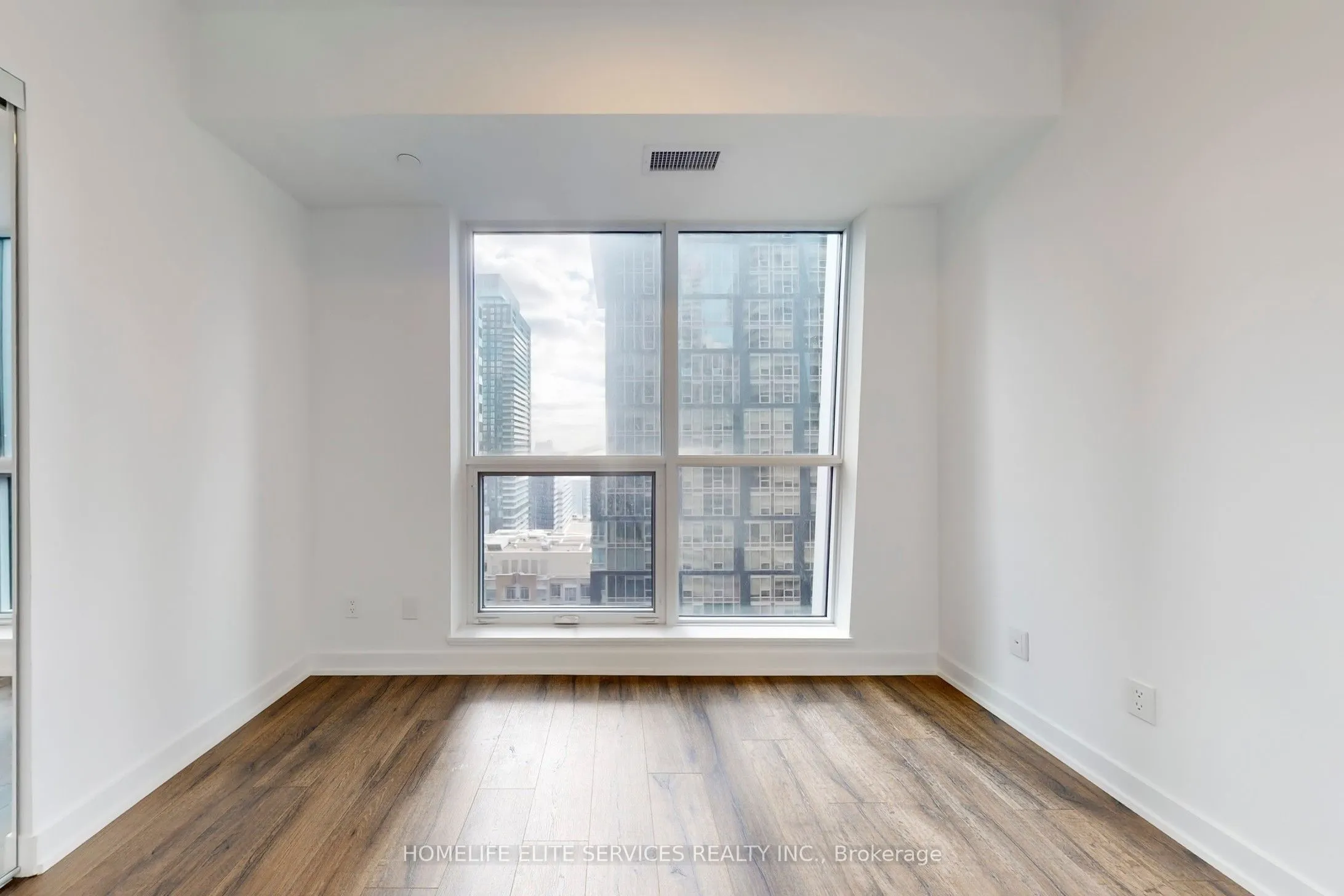 327 King Street W, #2302
