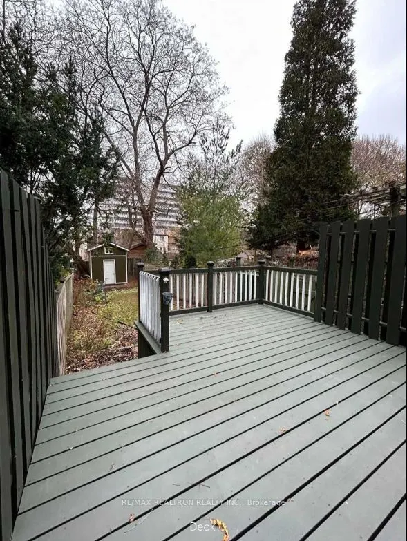 16 Henning Avenue