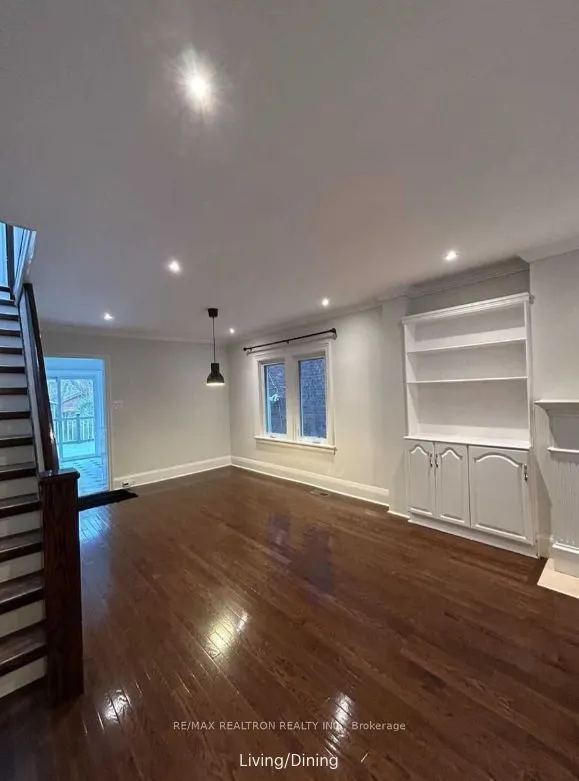 16 Henning Avenue