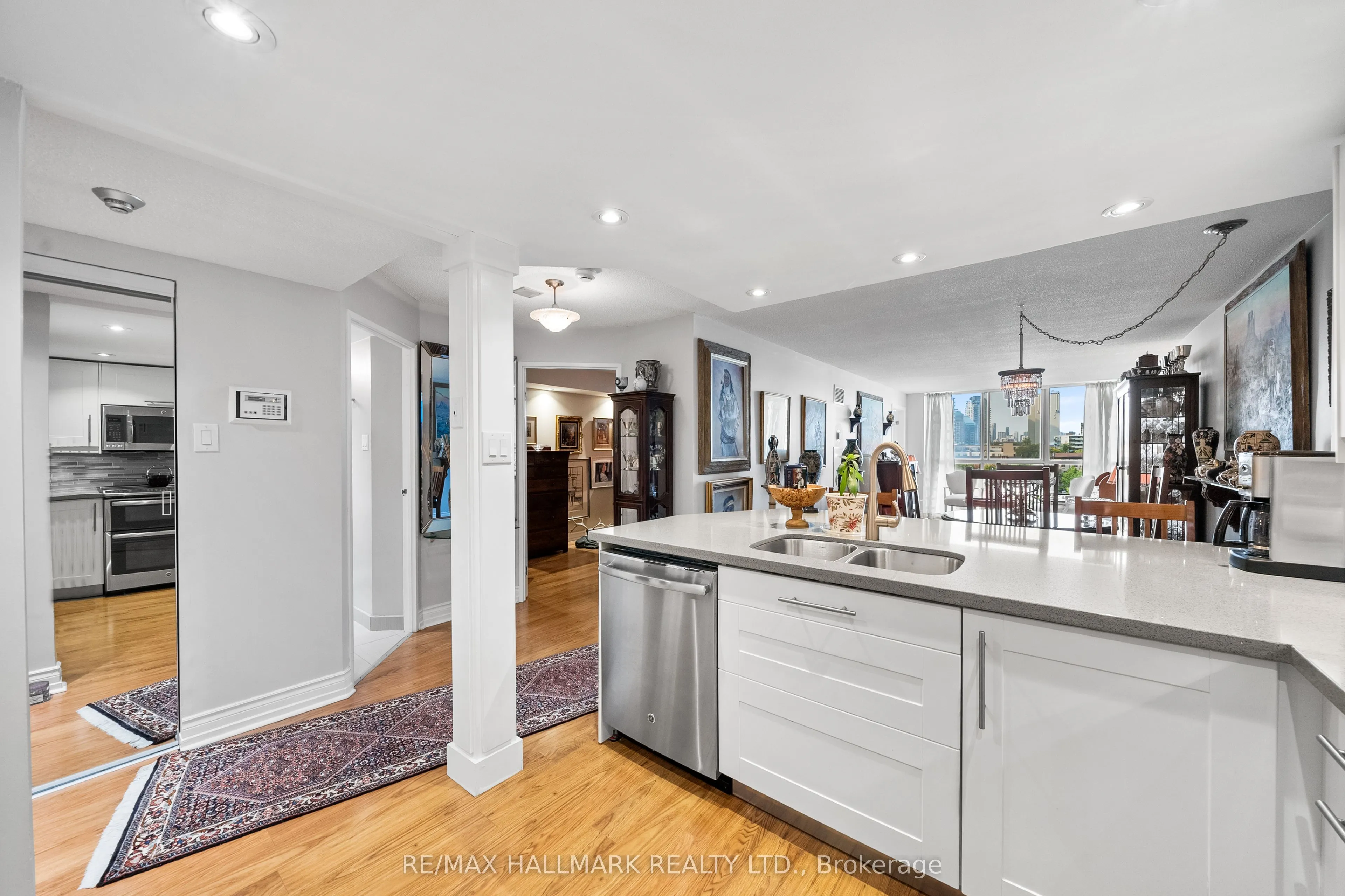 15 Maitland Place, #906
