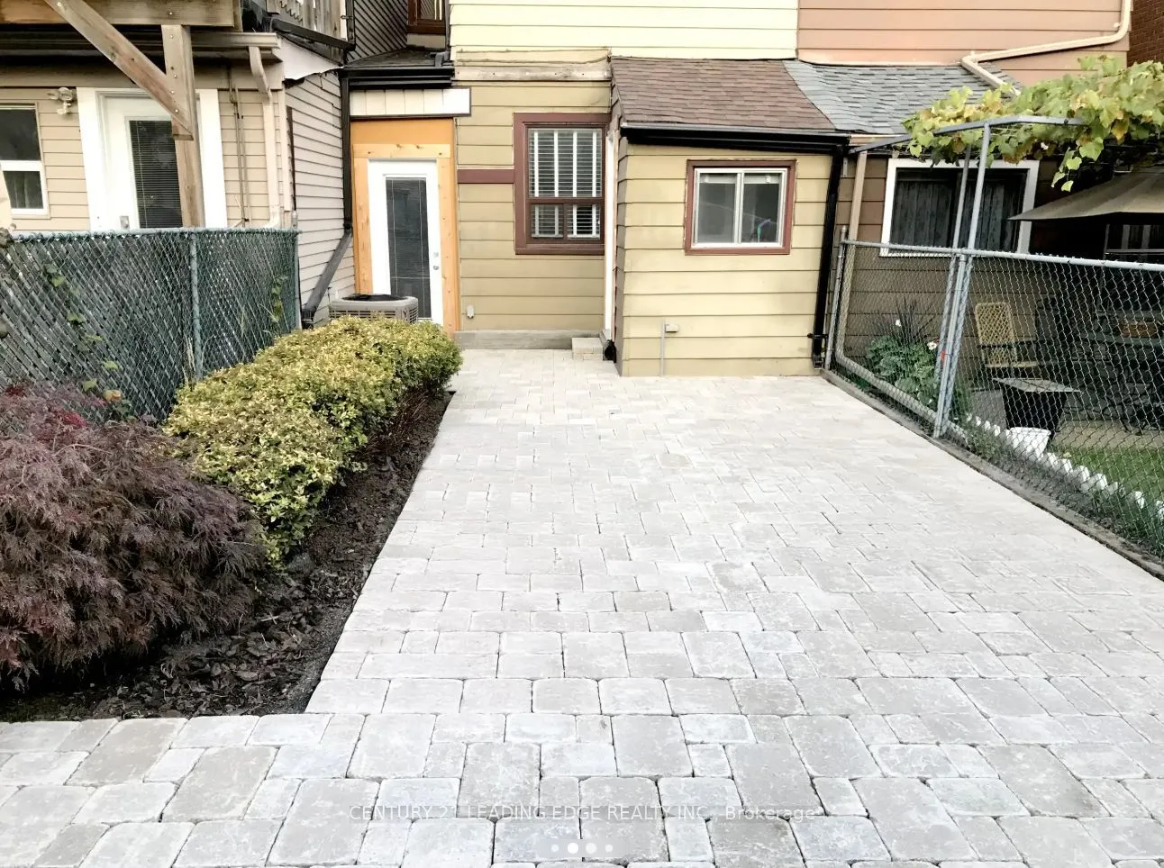 130 Lisgar Street, #main & 2nd flr