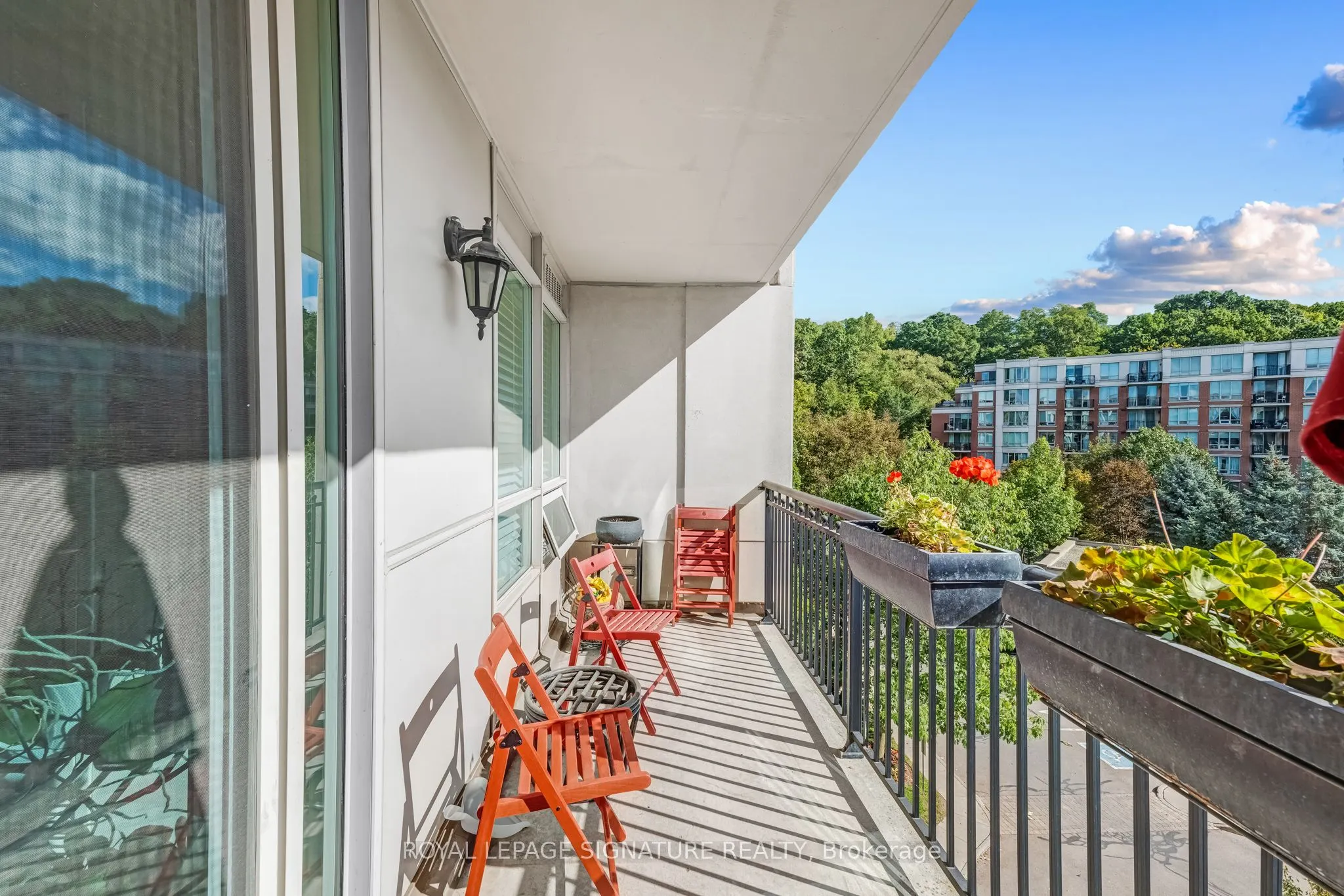 28 William Carson Crescent, #601