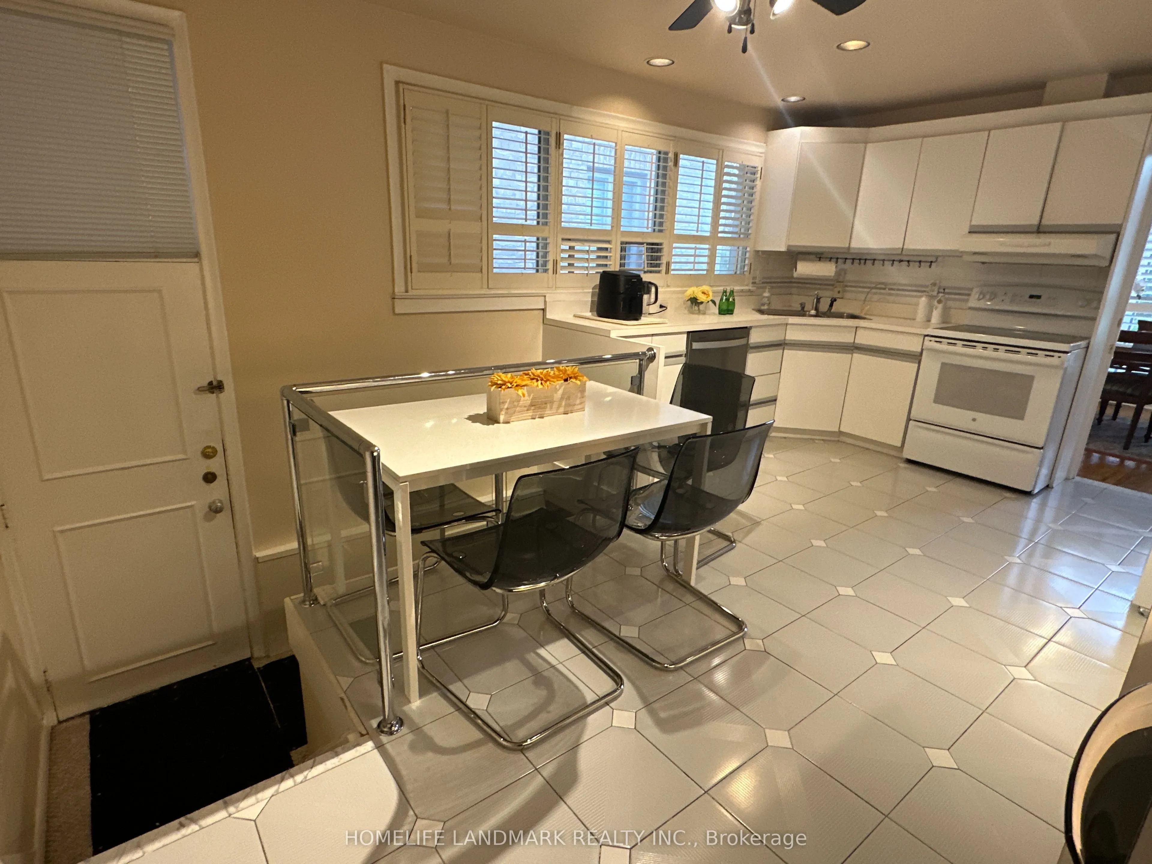 10 Blithfield Avenue