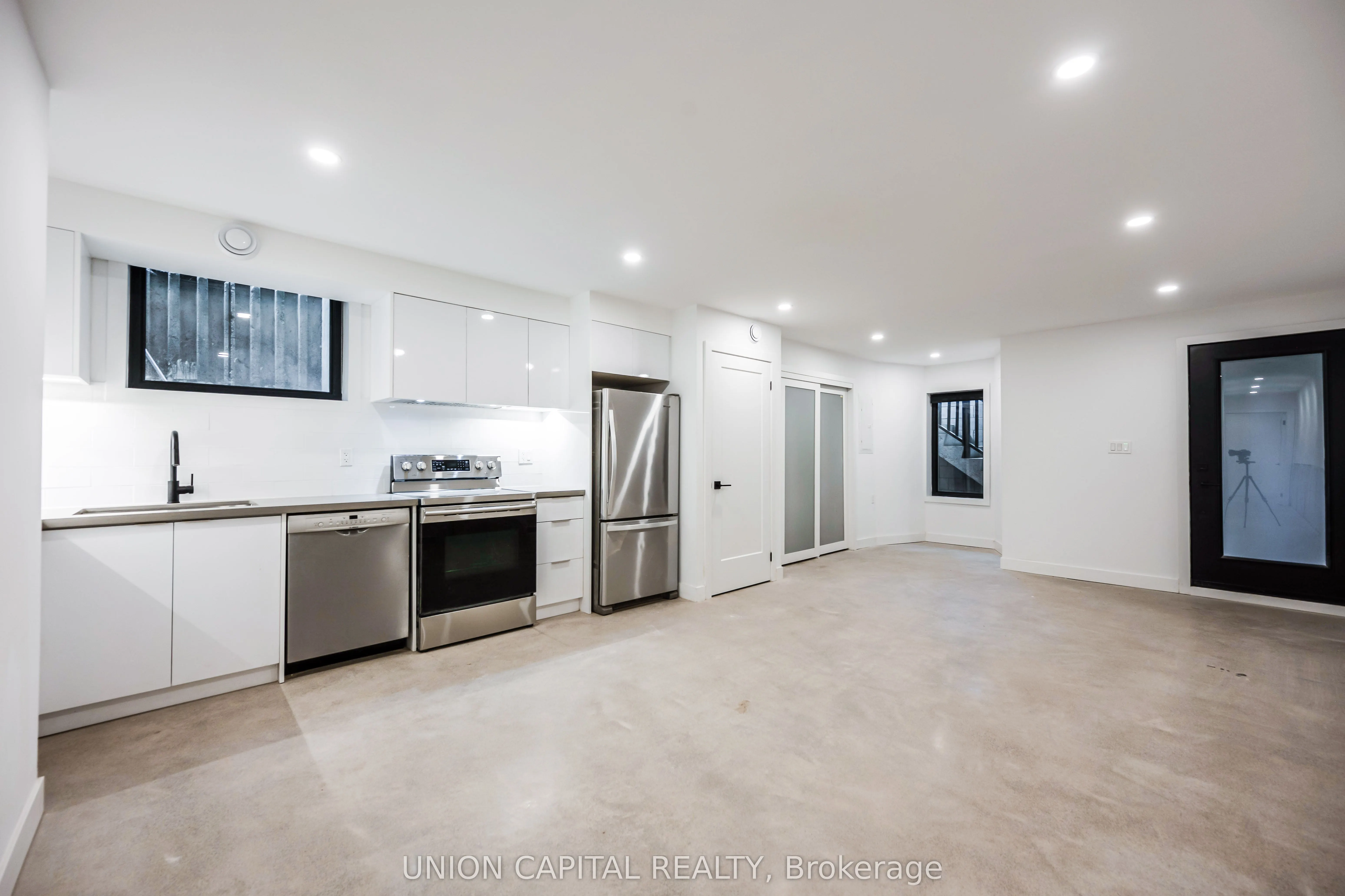 156 Dovercourt Road, #1