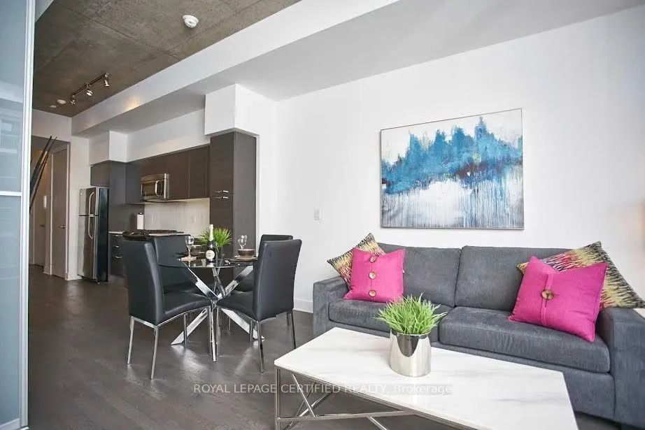 719 Adelaide Street, #19