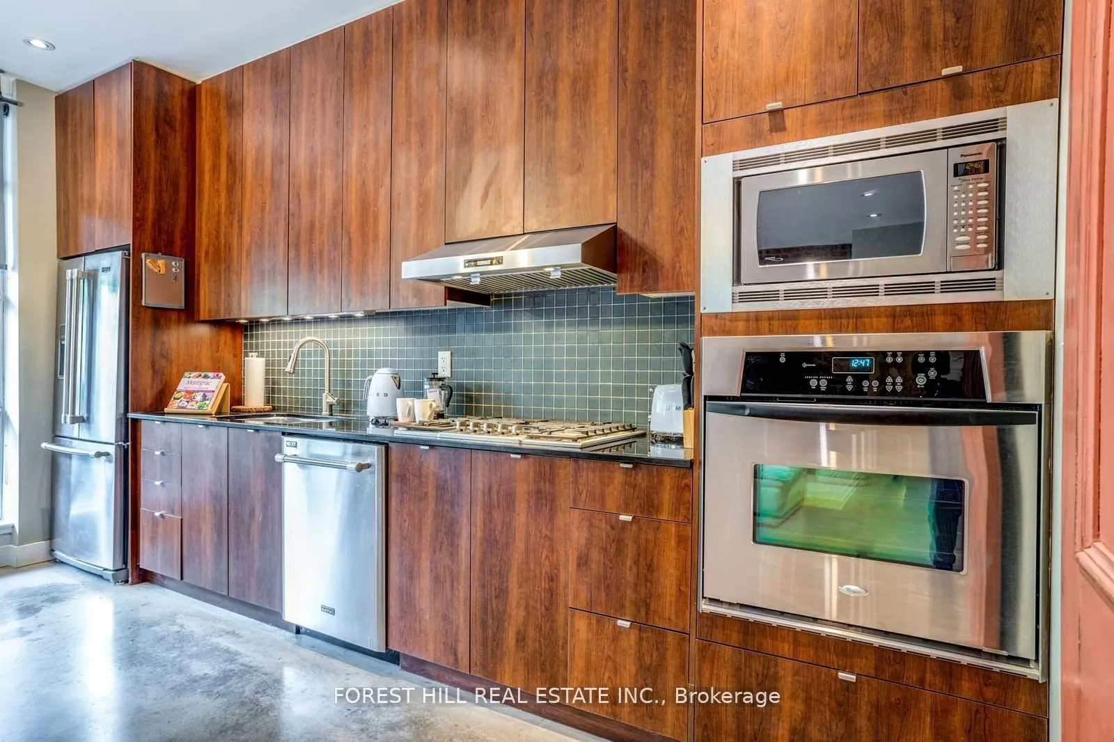 23 Brant Street, #103