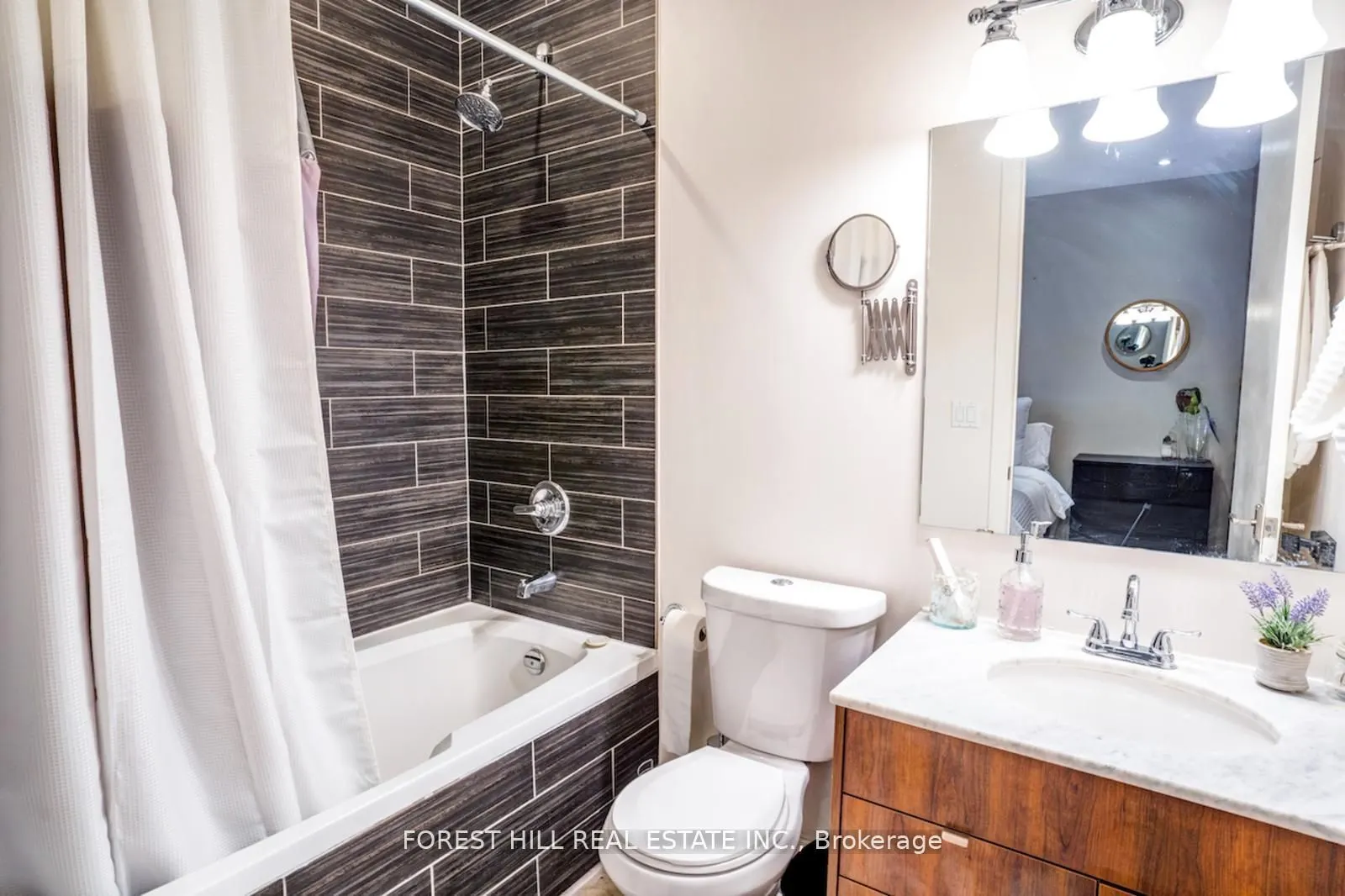 23 Brant Street, #103