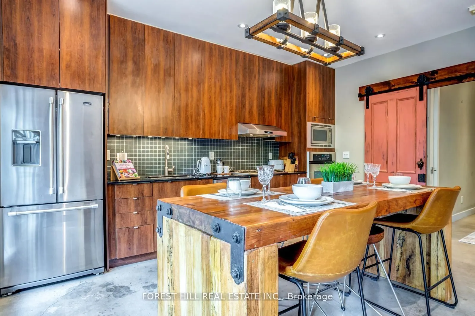 23 Brant Street, #103