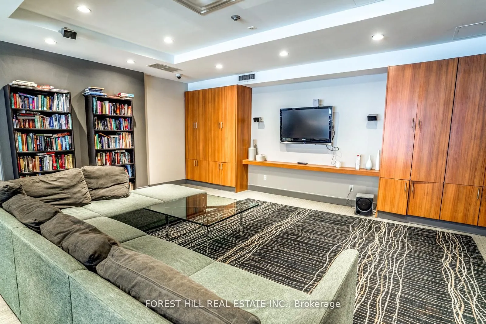 23 Brant Street, #103
